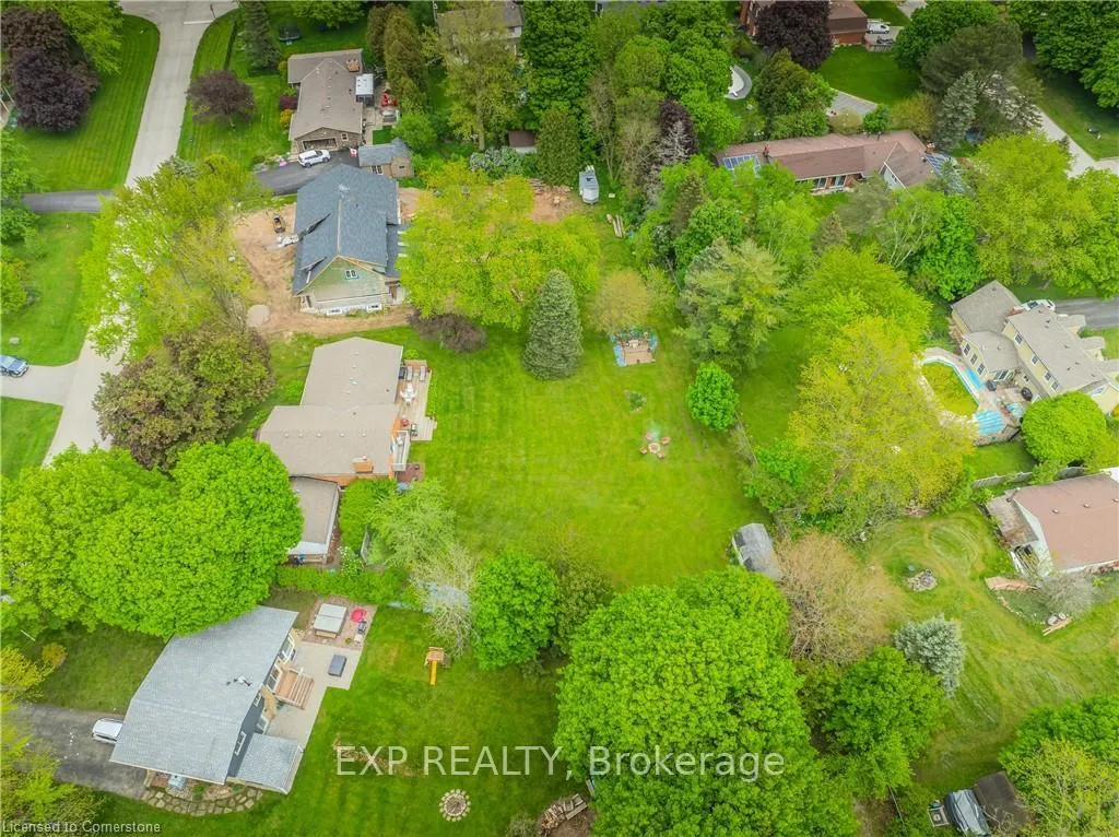 Photo 48 of 11 Coachman Crescent, Hamilton, Freelton — HOMEH