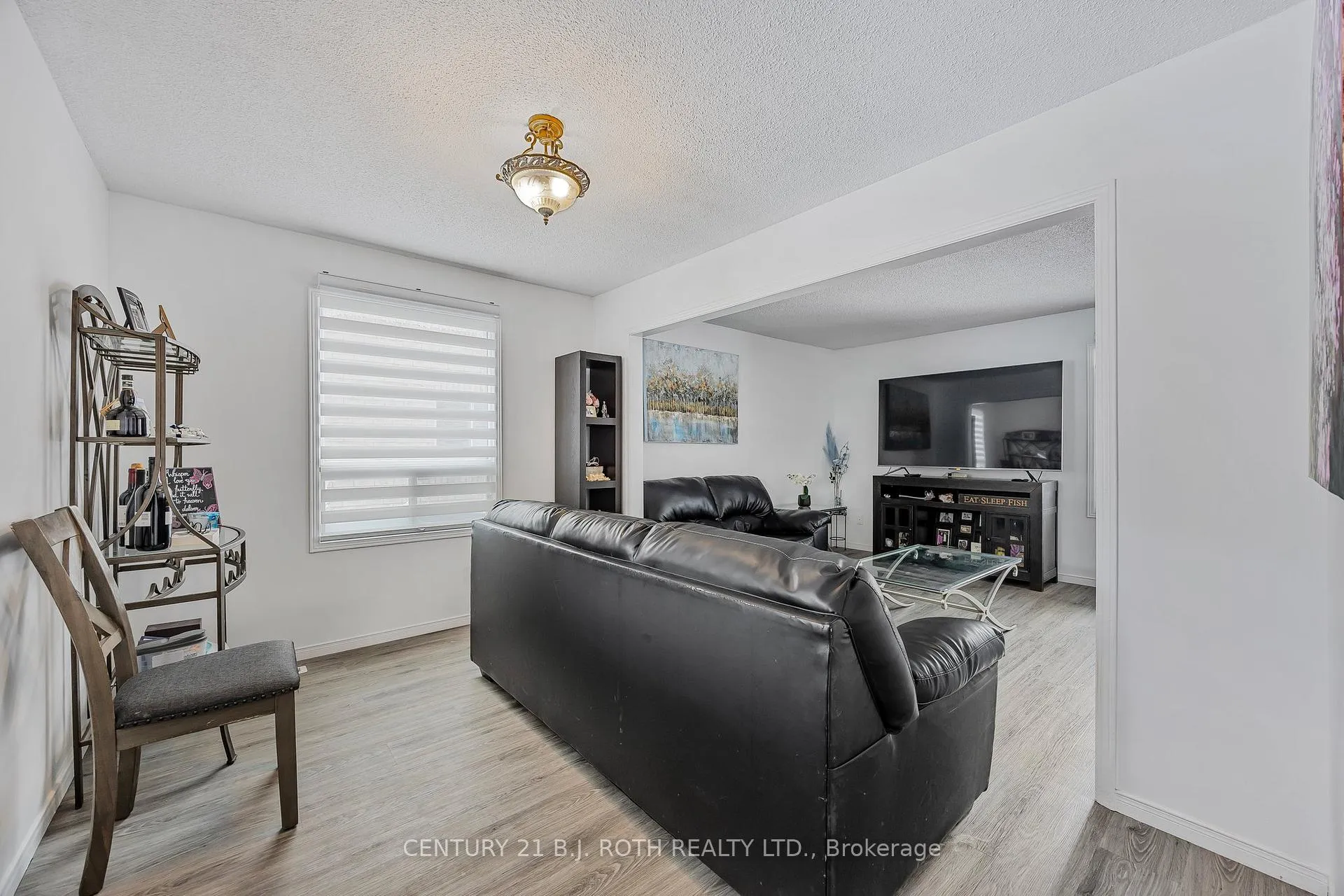 Photo 8 of 13 Wallace Drive, Barrie, Northwest — HOMEH