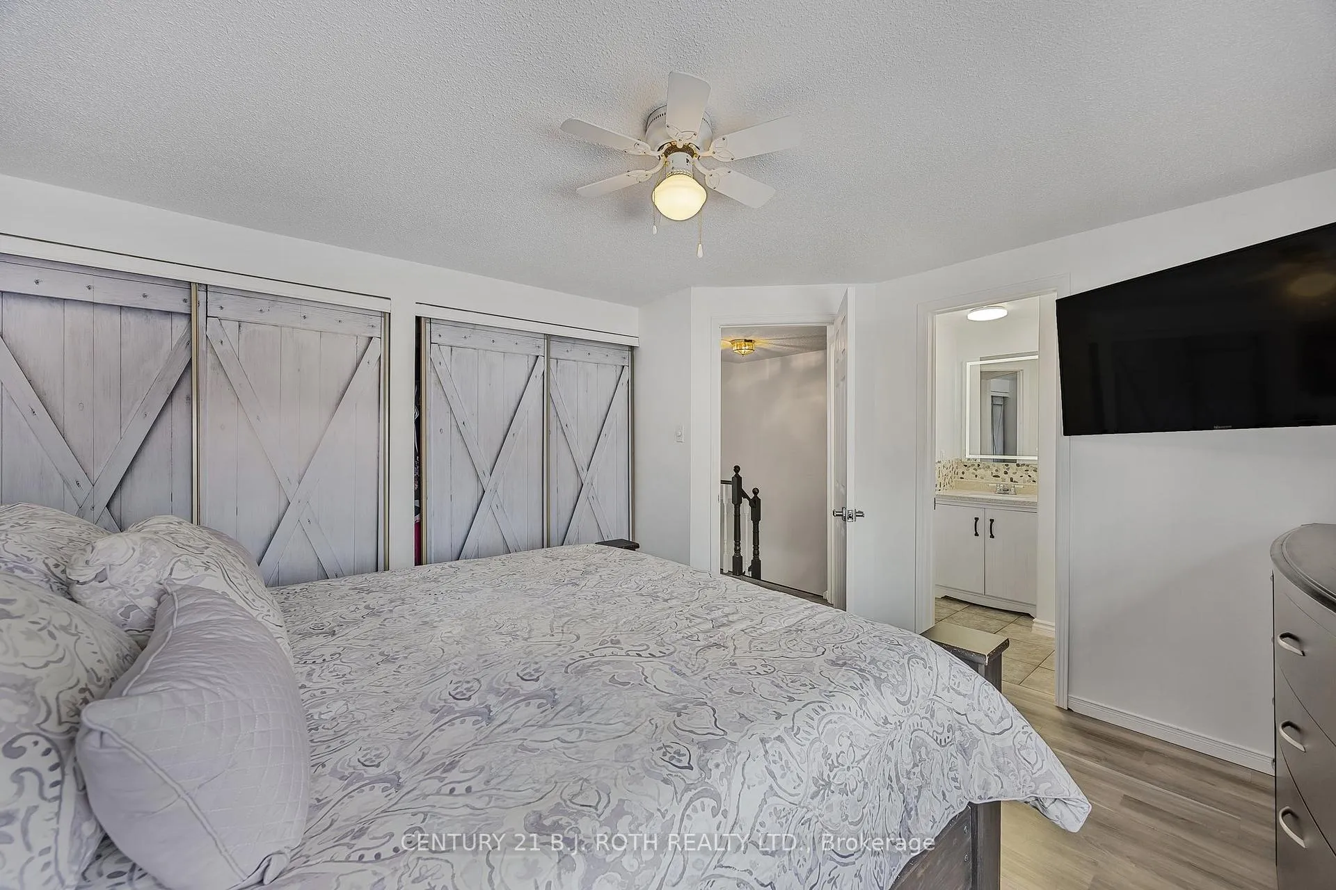 Photo 18 of 13 Wallace Drive, Barrie, Northwest — HOMEH