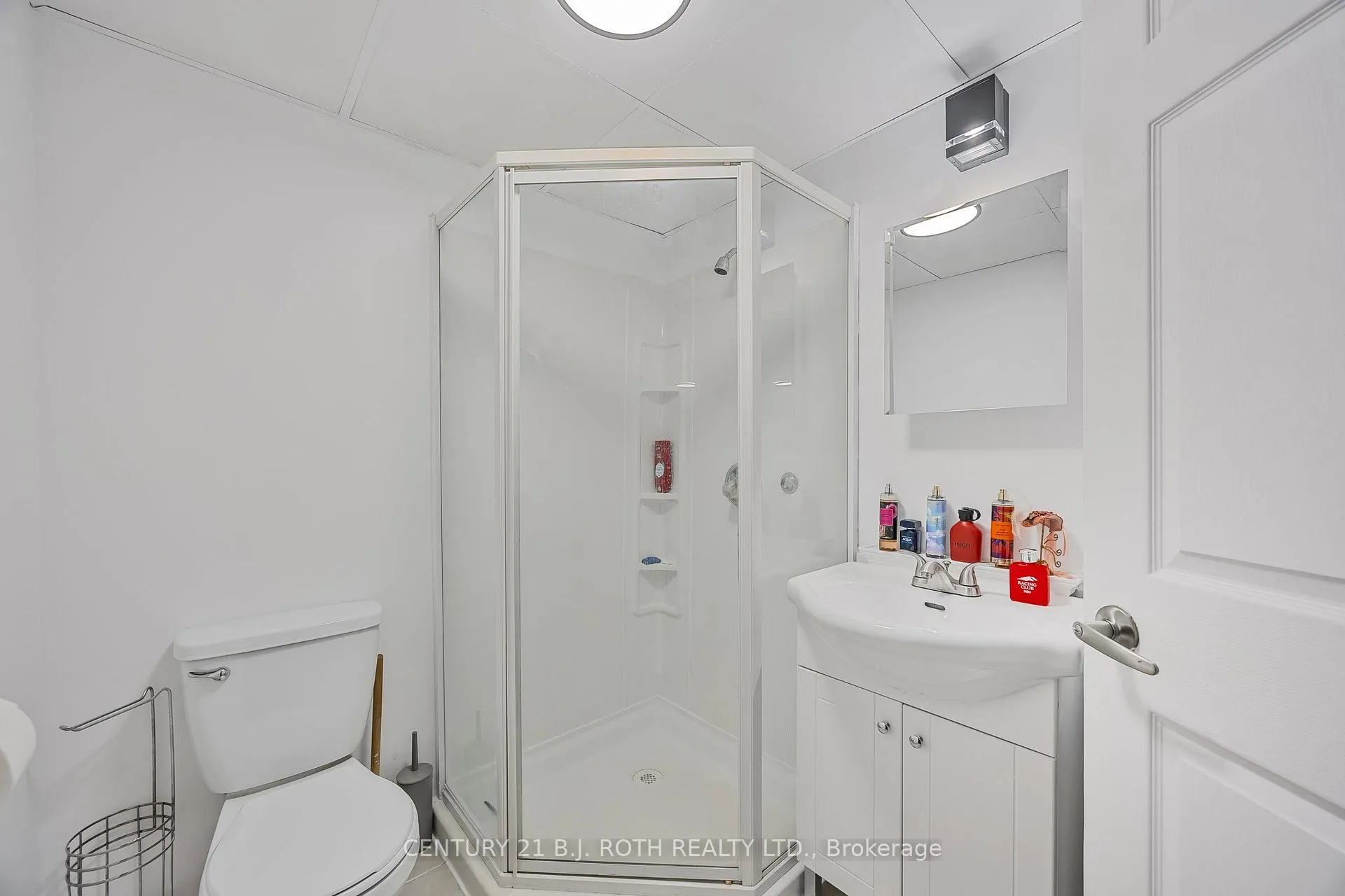 Photo 25 of 13 Wallace Drive, Barrie, Northwest — HOMEH