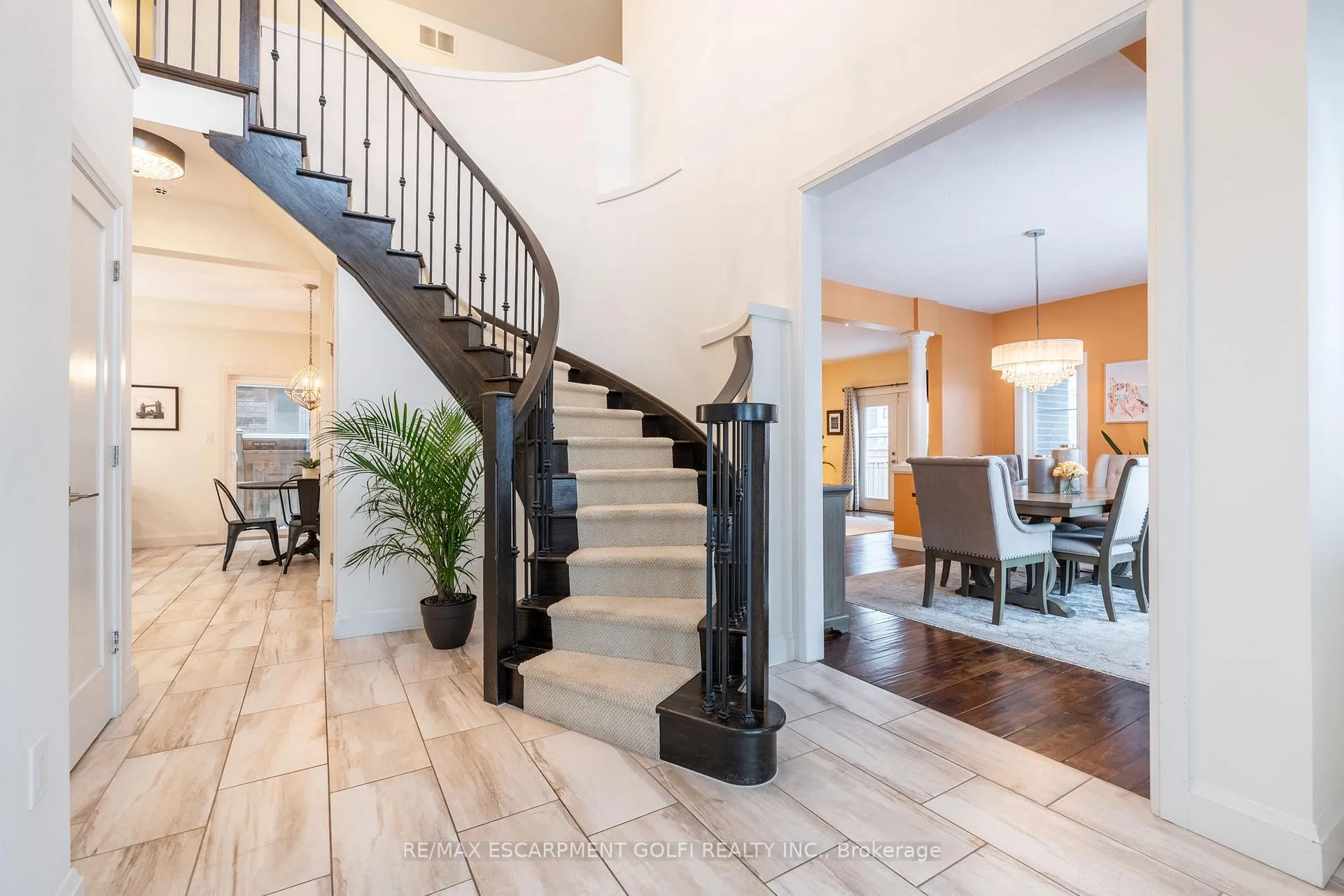 Photo 3 of 412 Annalee Drive, Hamilton, Ancaster — HOMEH