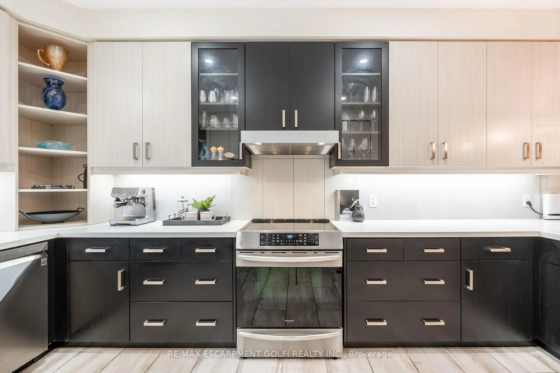 Photo 6 of 412 Annalee Drive, Hamilton, Ancaster — HOMEH