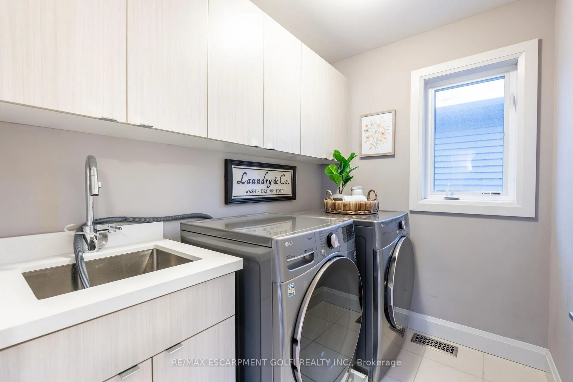 Photo 15 of 412 Annalee Drive, Hamilton, Ancaster — HOMEH
