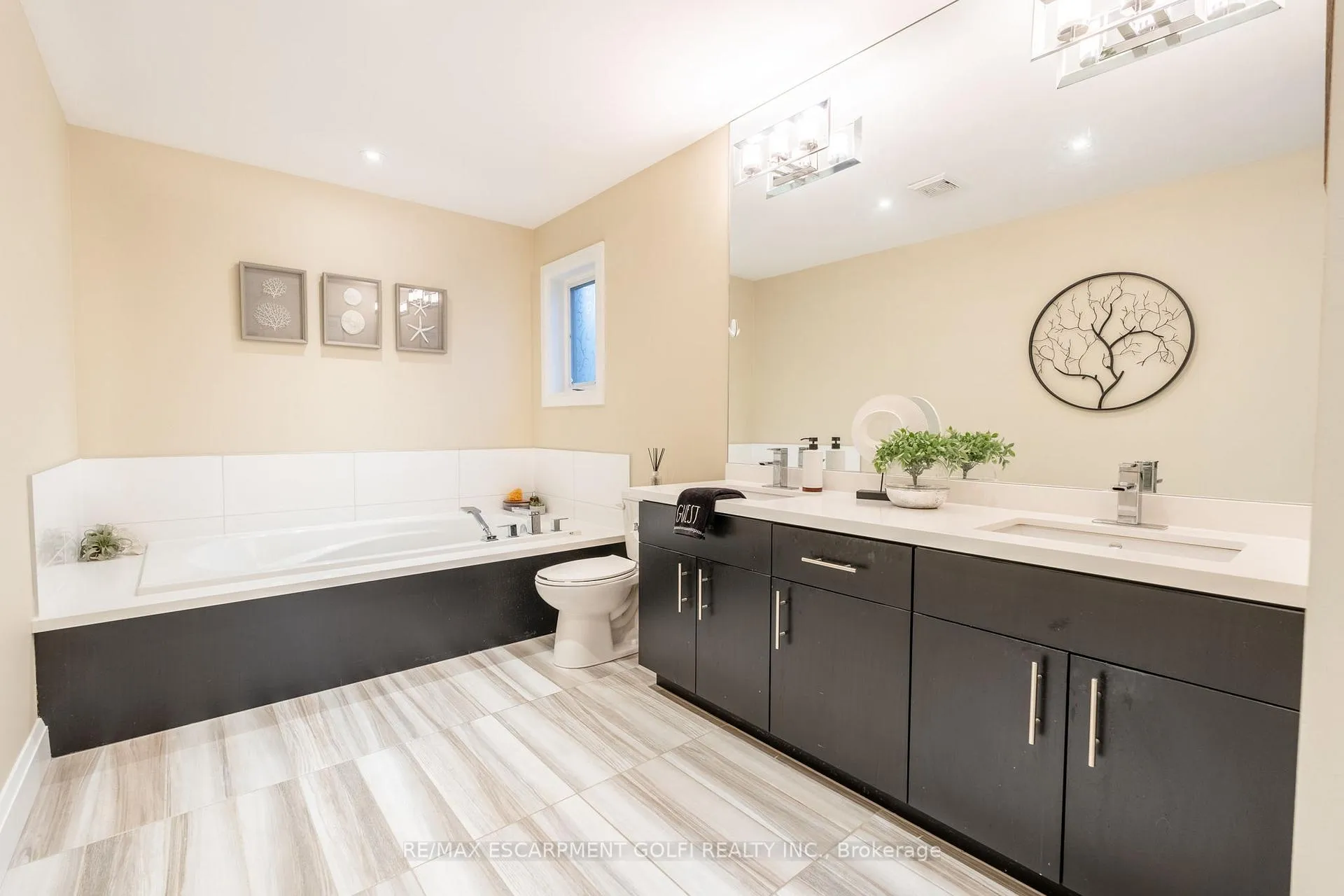 Photo 19 of 412 Annalee Drive, Hamilton, Ancaster — HOMEH