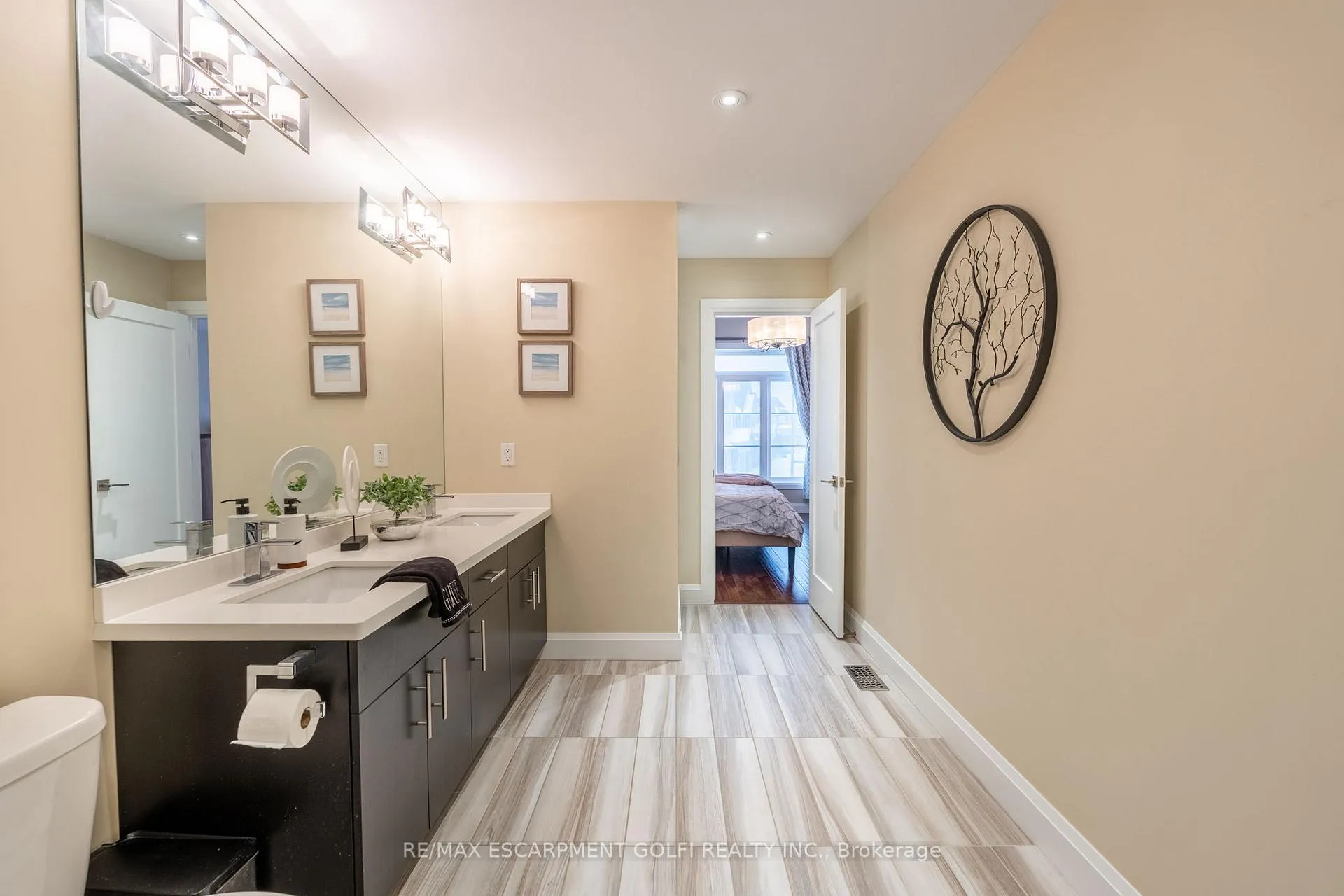 Photo 20 of 412 Annalee Drive, Hamilton, Ancaster — HOMEH