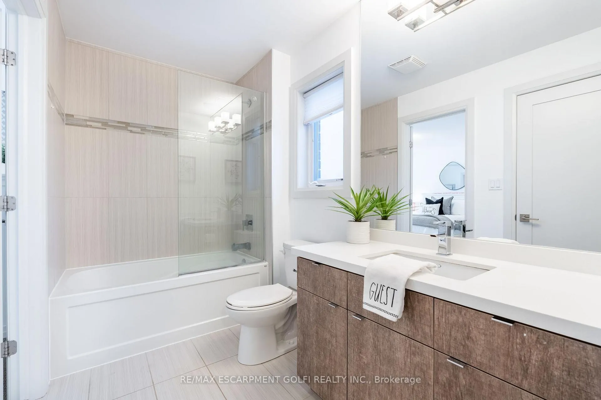 Photo 24 of 412 Annalee Drive, Hamilton, Ancaster — HOMEH