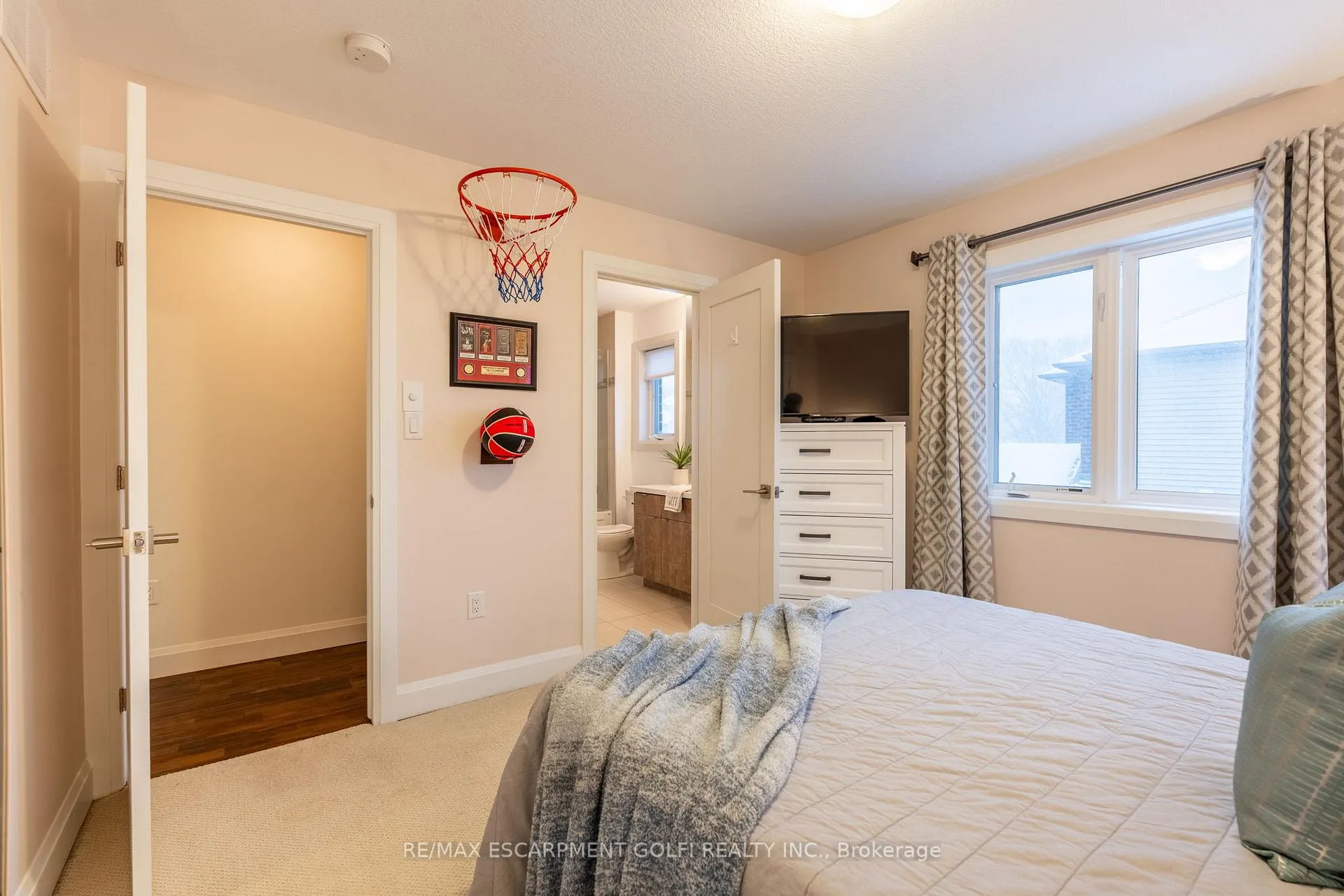Photo 26 of 412 Annalee Drive, Hamilton, Ancaster — HOMEH