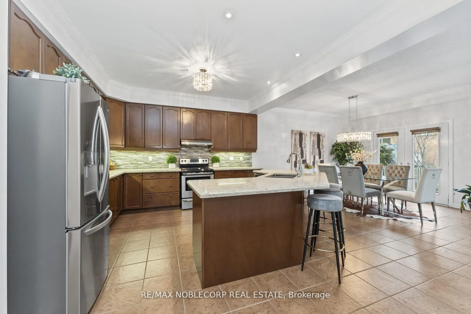 Photo 17 of 36 Venice Gate Drive, Vaughan, Vellore Village — HOMEH
