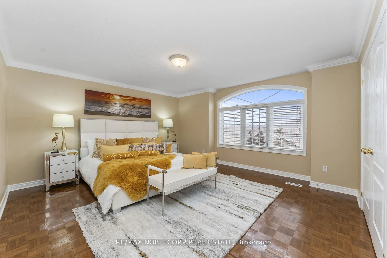 Photo 23 of 36 Venice Gate Drive, Vaughan, Vellore Village — HOMEH