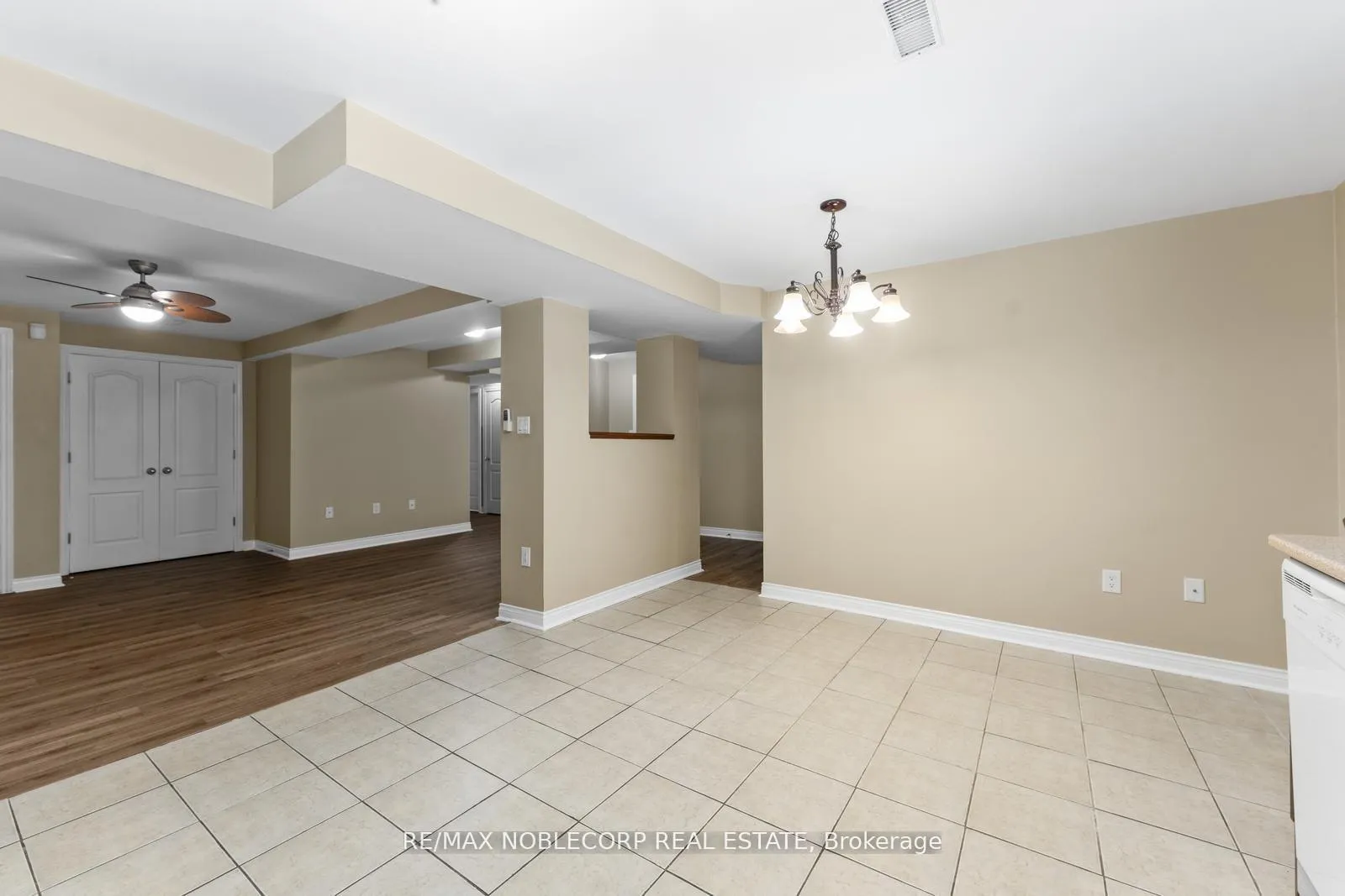 Photo 30 of 36 Venice Gate Drive, Vaughan, Vellore Village — HOMEH