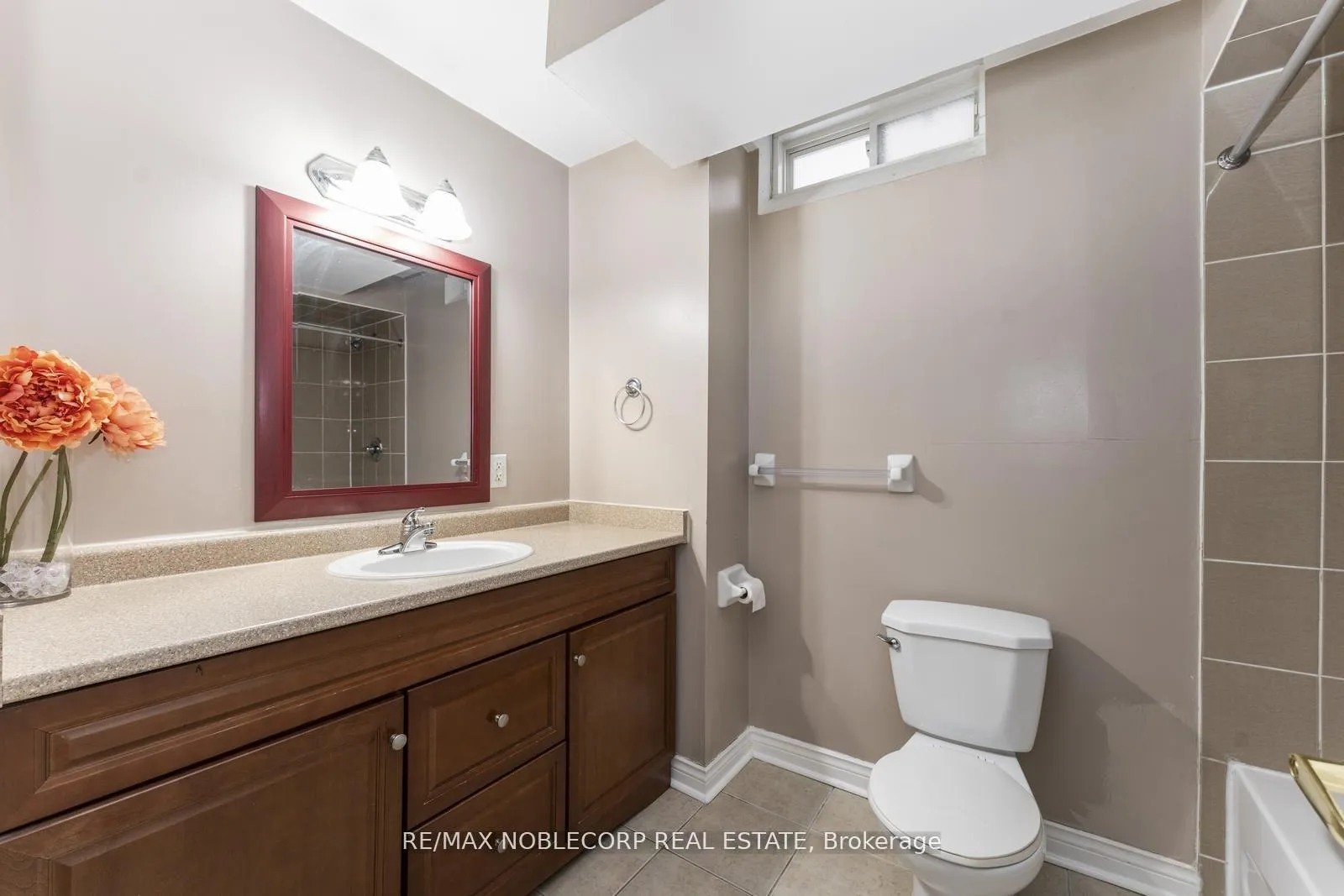 Photo 33 of 36 Venice Gate Drive, Vaughan, Vellore Village — HOMEH