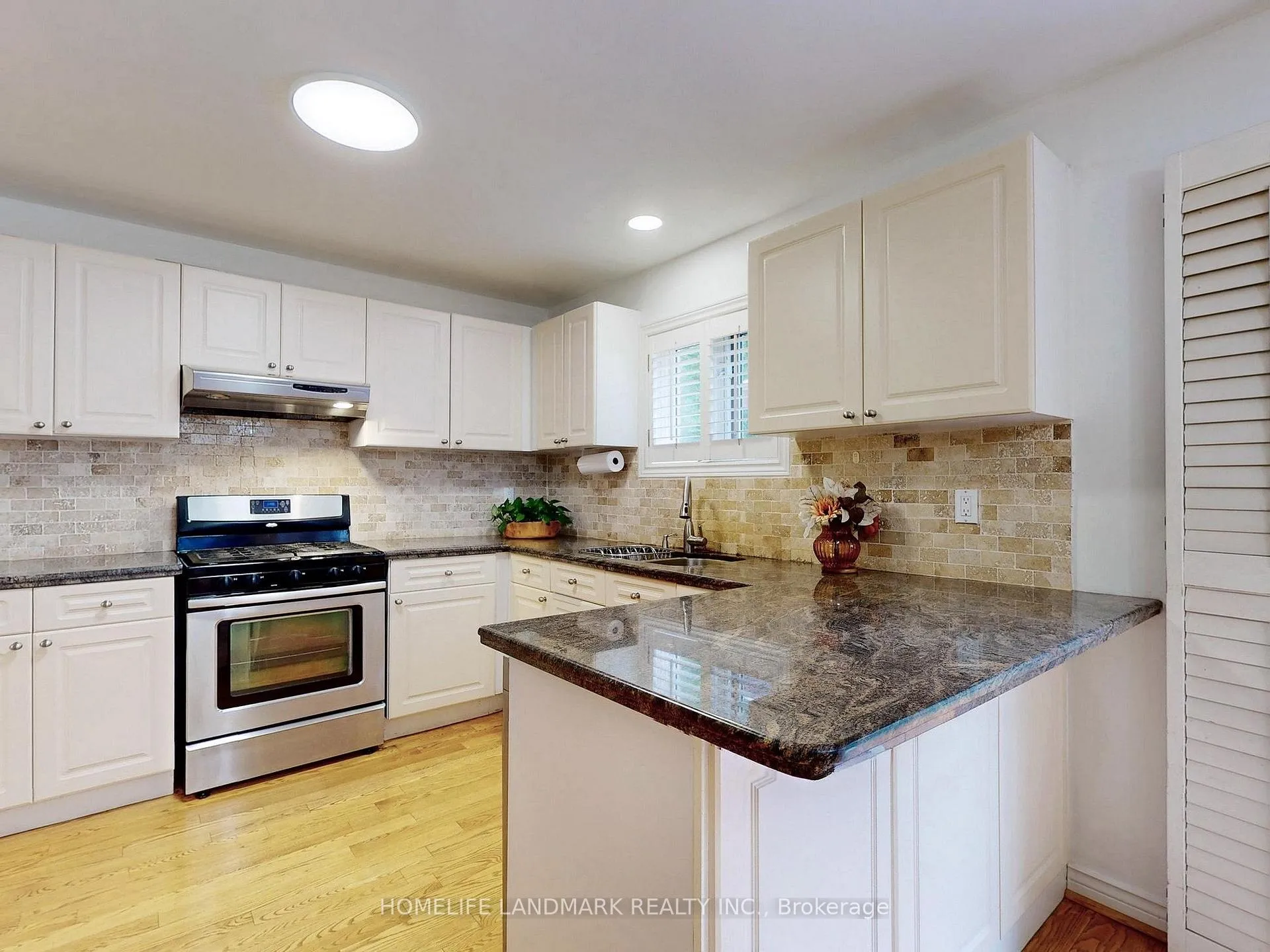 Photo 13 of 64 Bradgate Drive, Markham, Thornlea — HOMEH
