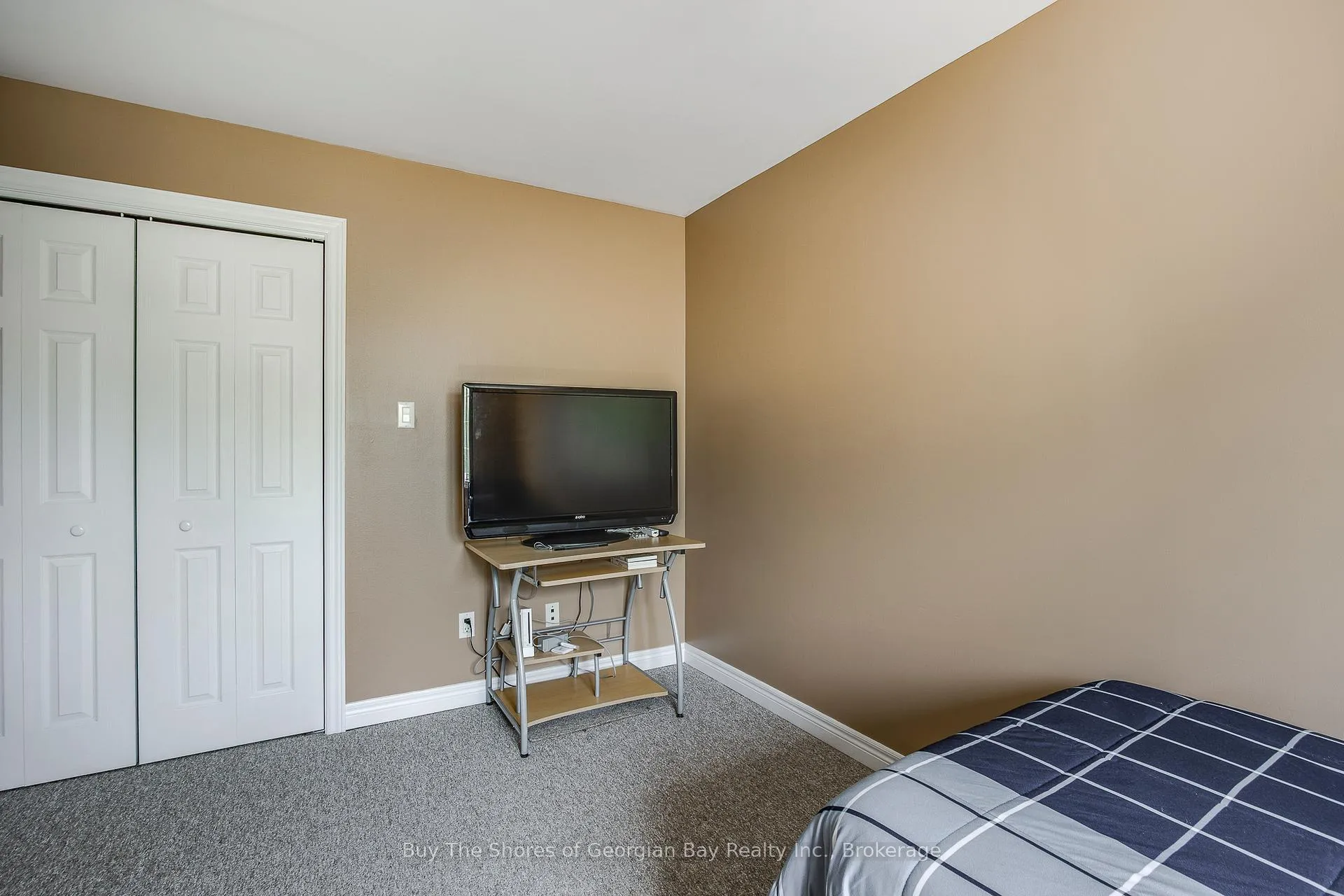 Photo 15 of 24 Marl Creek Drive, Springwater, Phelpston — HOMEH