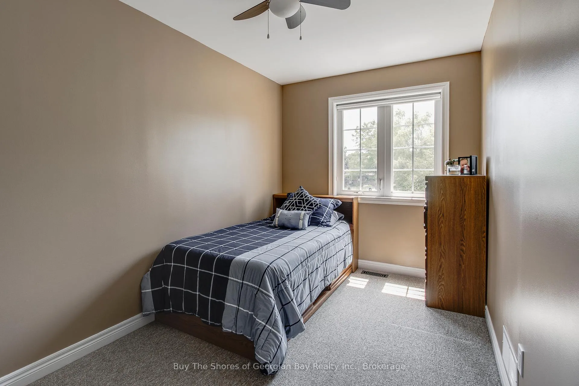 Photo 17 of 24 Marl Creek Drive, Springwater, Phelpston — HOMEH