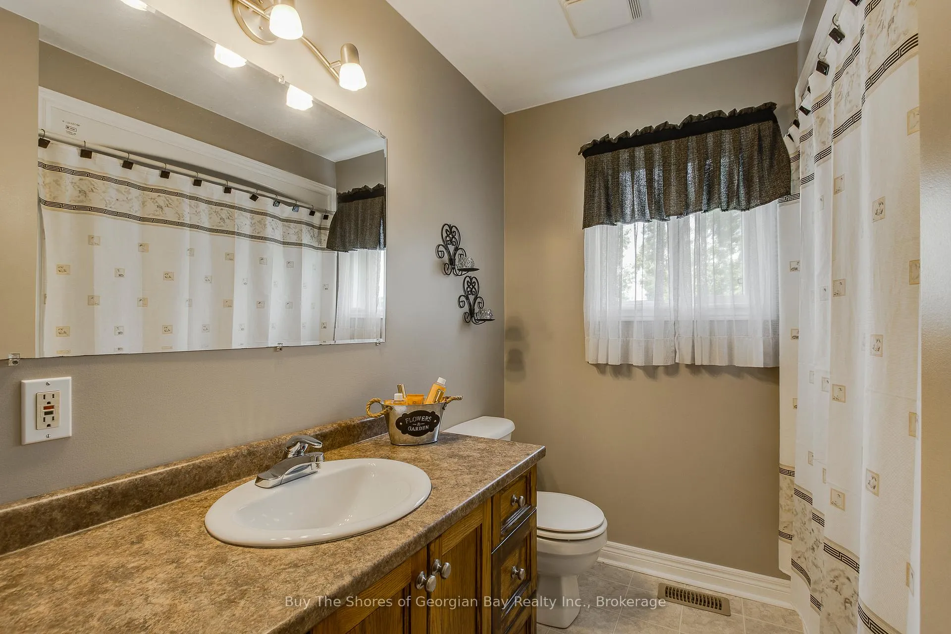 Photo 20 of 24 Marl Creek Drive, Springwater, Phelpston — HOMEH