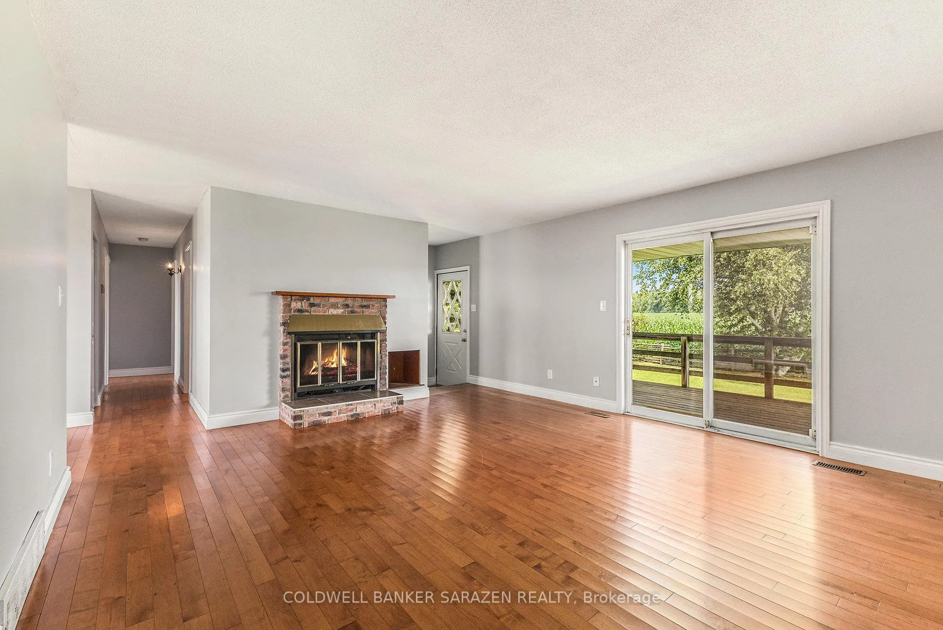 Photo 10 of 402 Scheel Drive, McNab/Braeside, Mcnab/Braeside Twps — HOMEH