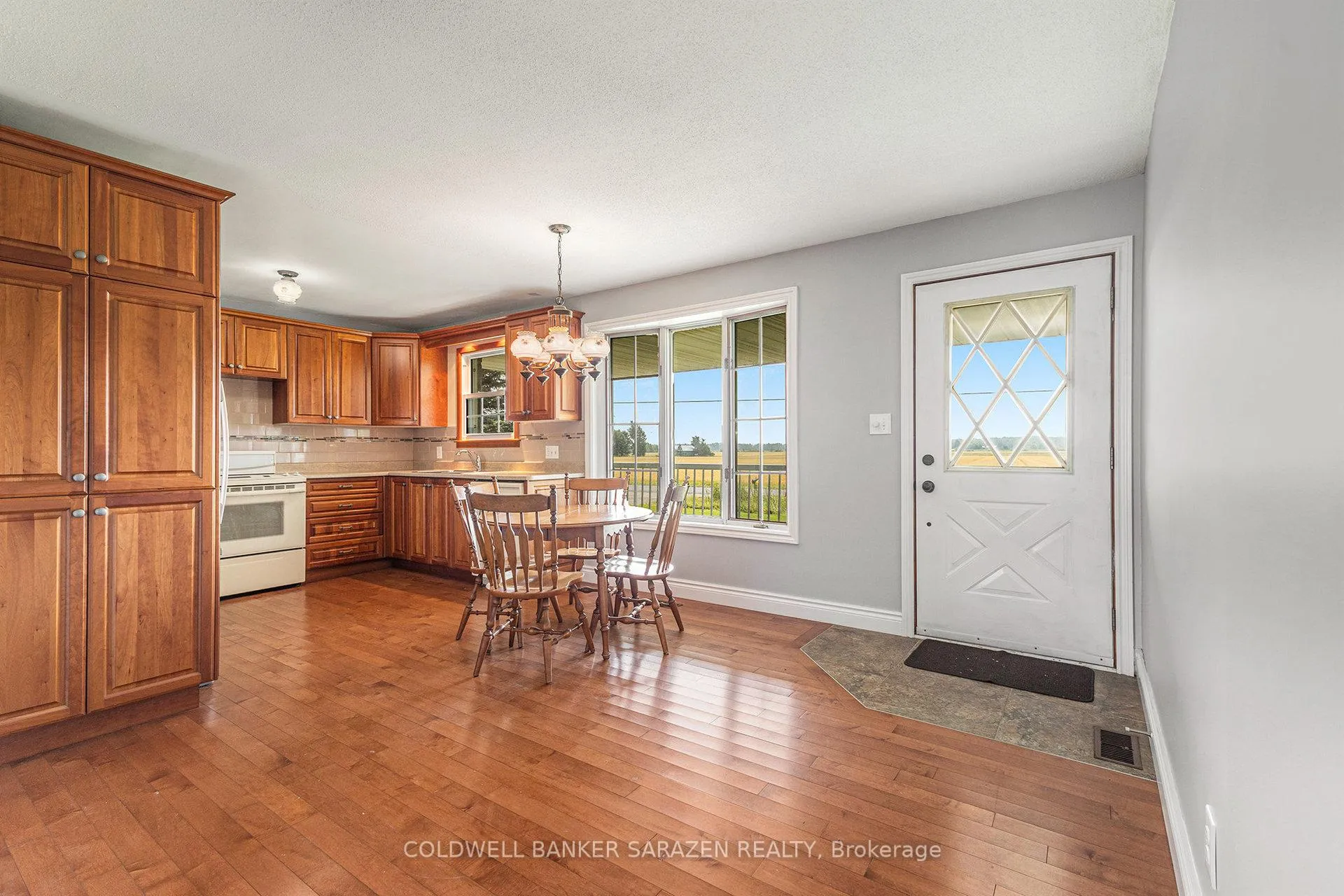 Photo 13 of 402 Scheel Drive, McNab/Braeside, Mcnab/Braeside Twps — HOMEH
