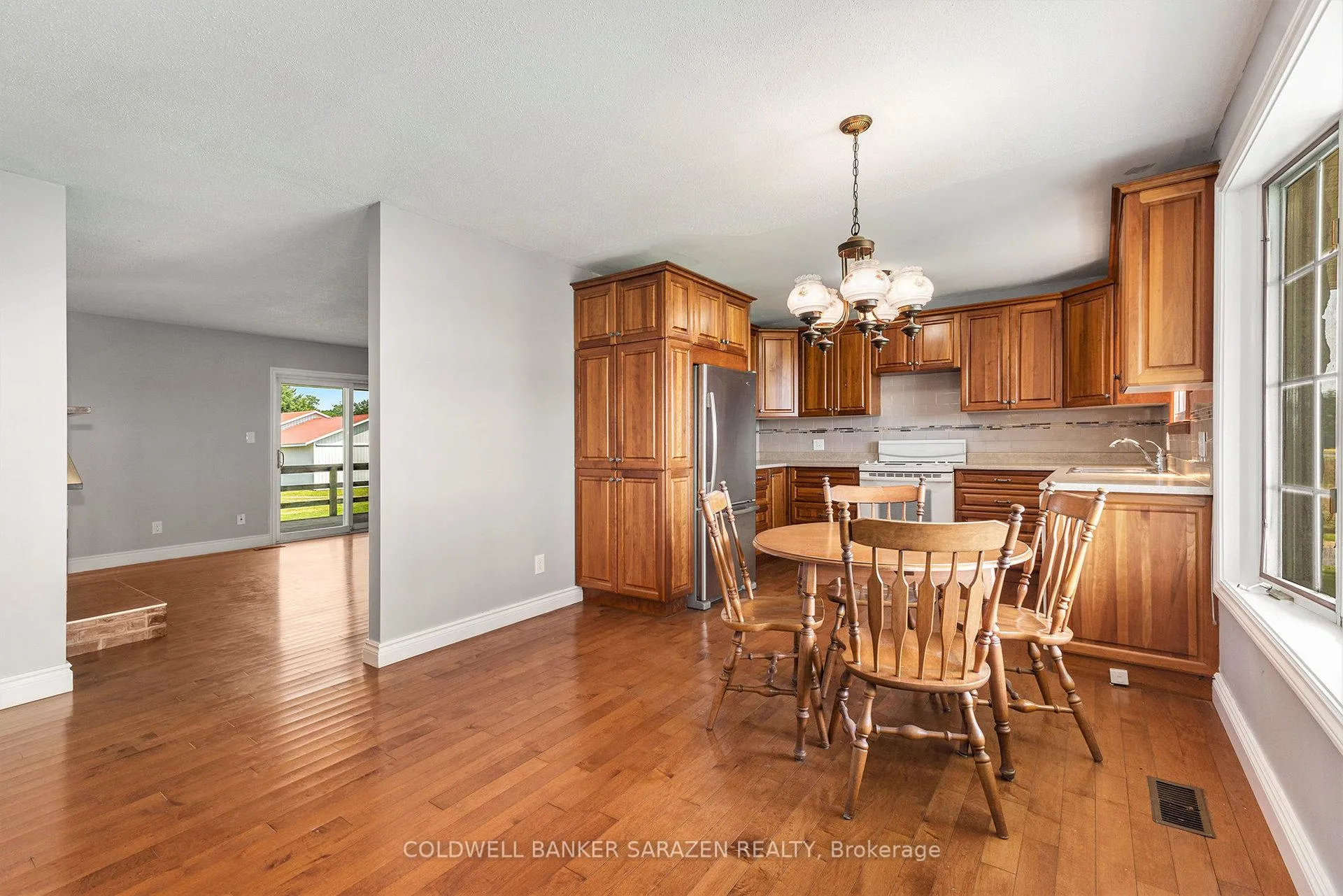 Photo 14 of 402 Scheel Drive, McNab/Braeside, Mcnab/Braeside Twps — HOMEH