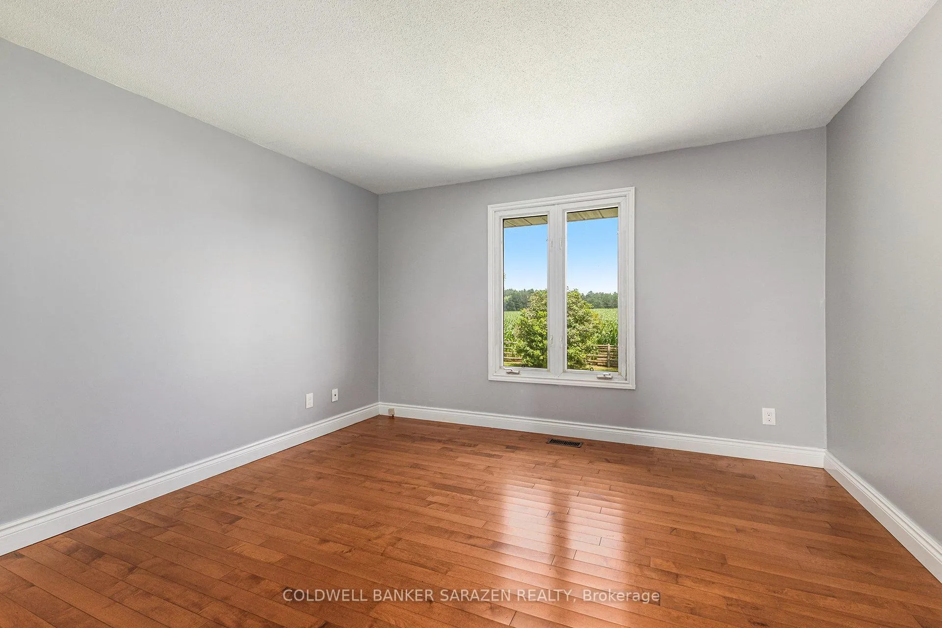 Photo 21 of 402 Scheel Drive, McNab/Braeside, Mcnab/Braeside Twps — HOMEH