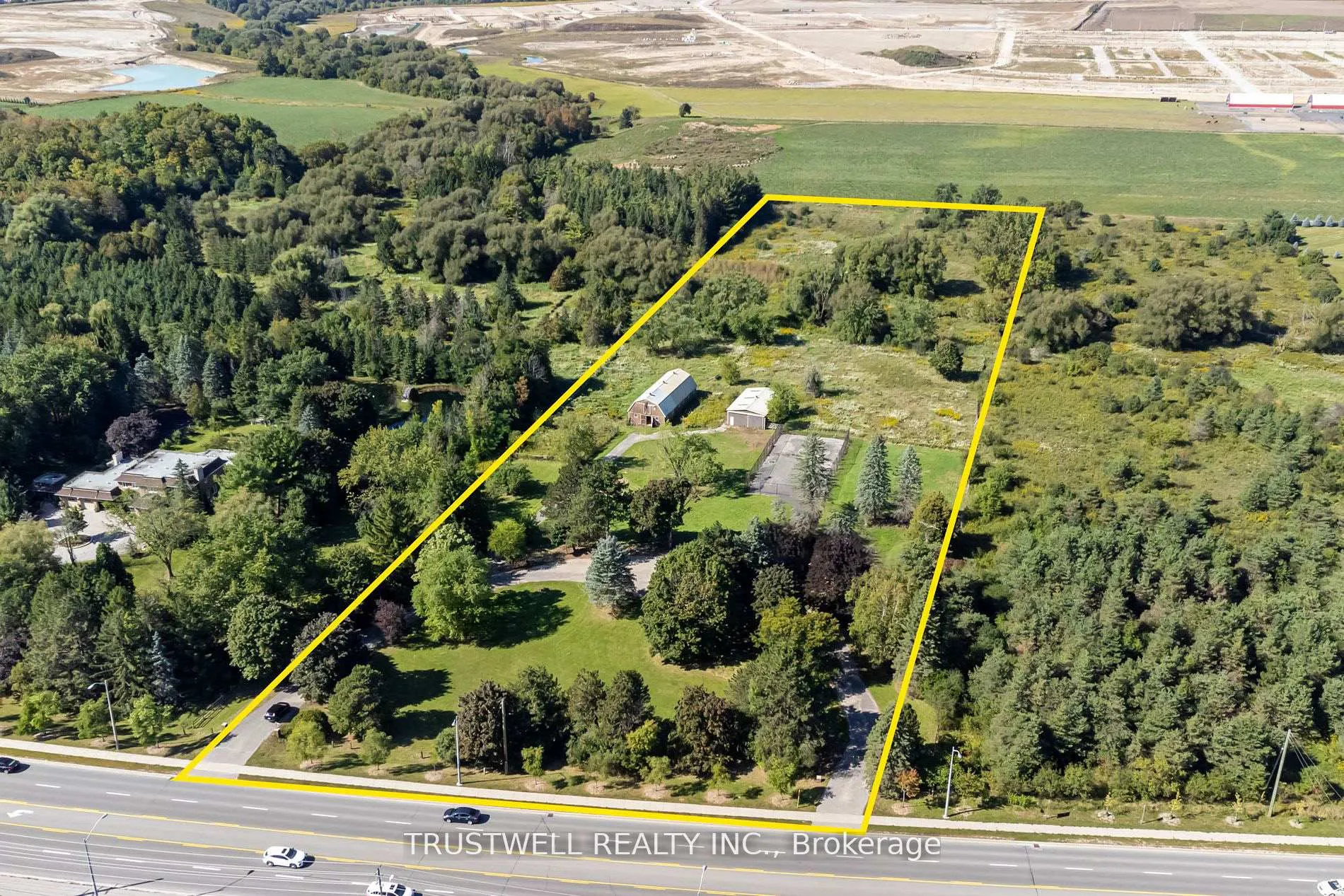 Photo 2 of 3590 Major Mackenzie Drive E, Markham, Victoria Manor-Jennings Gate — HOMEH