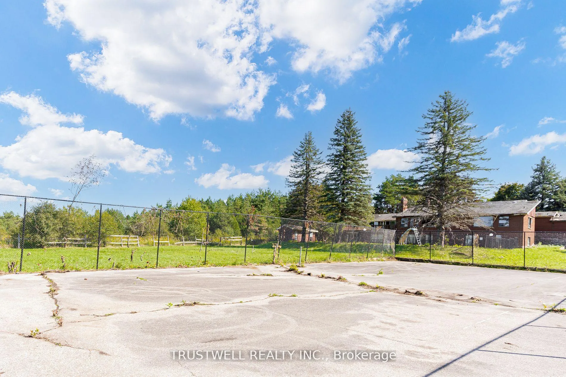 Photo 11 of 3590 Major Mackenzie Drive E, Markham, Victoria Manor-Jennings Gate — HOMEH