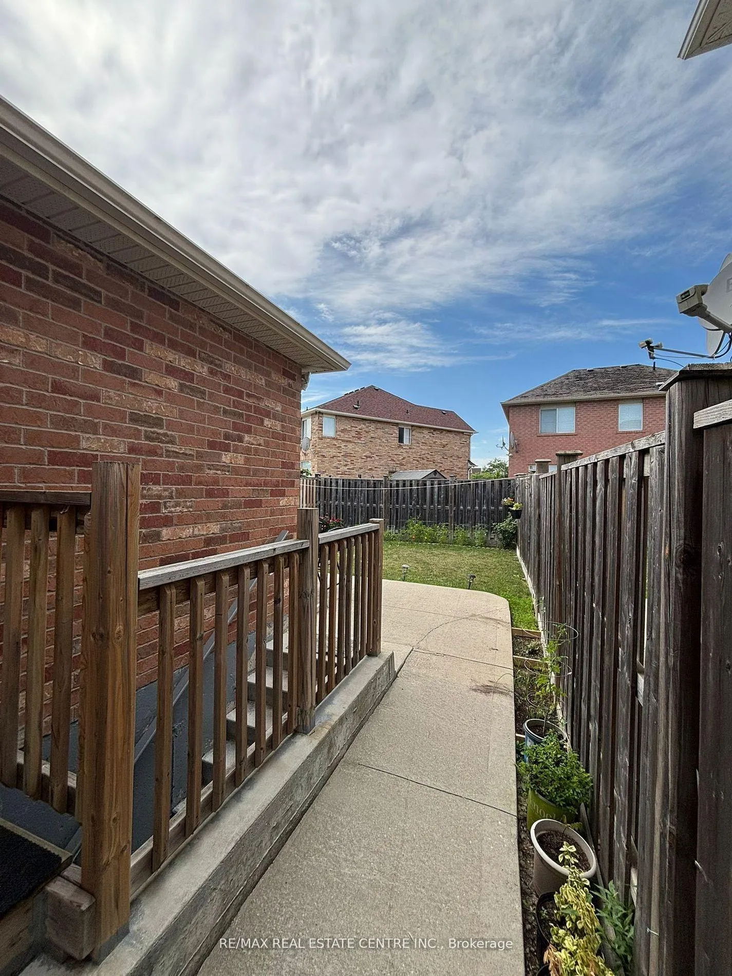 Photo 22 of 30 Parisian Road, Brampton, Vales of Castlemore — HOMEH