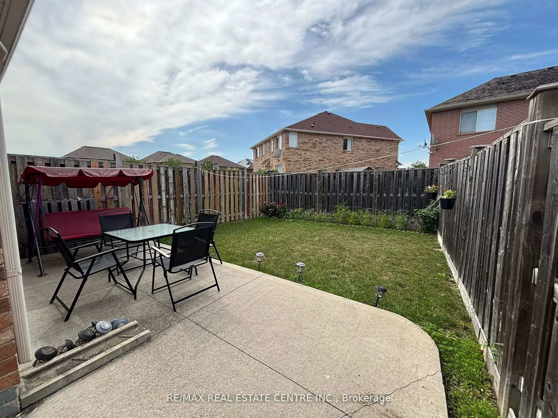 Photo 23 of 30 Parisian Road, Brampton, Vales of Castlemore — HOMEH