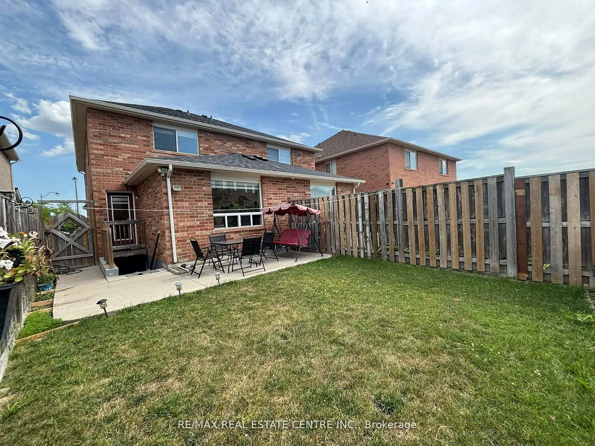 Photo 24 of 30 Parisian Road, Brampton, Vales of Castlemore — HOMEH