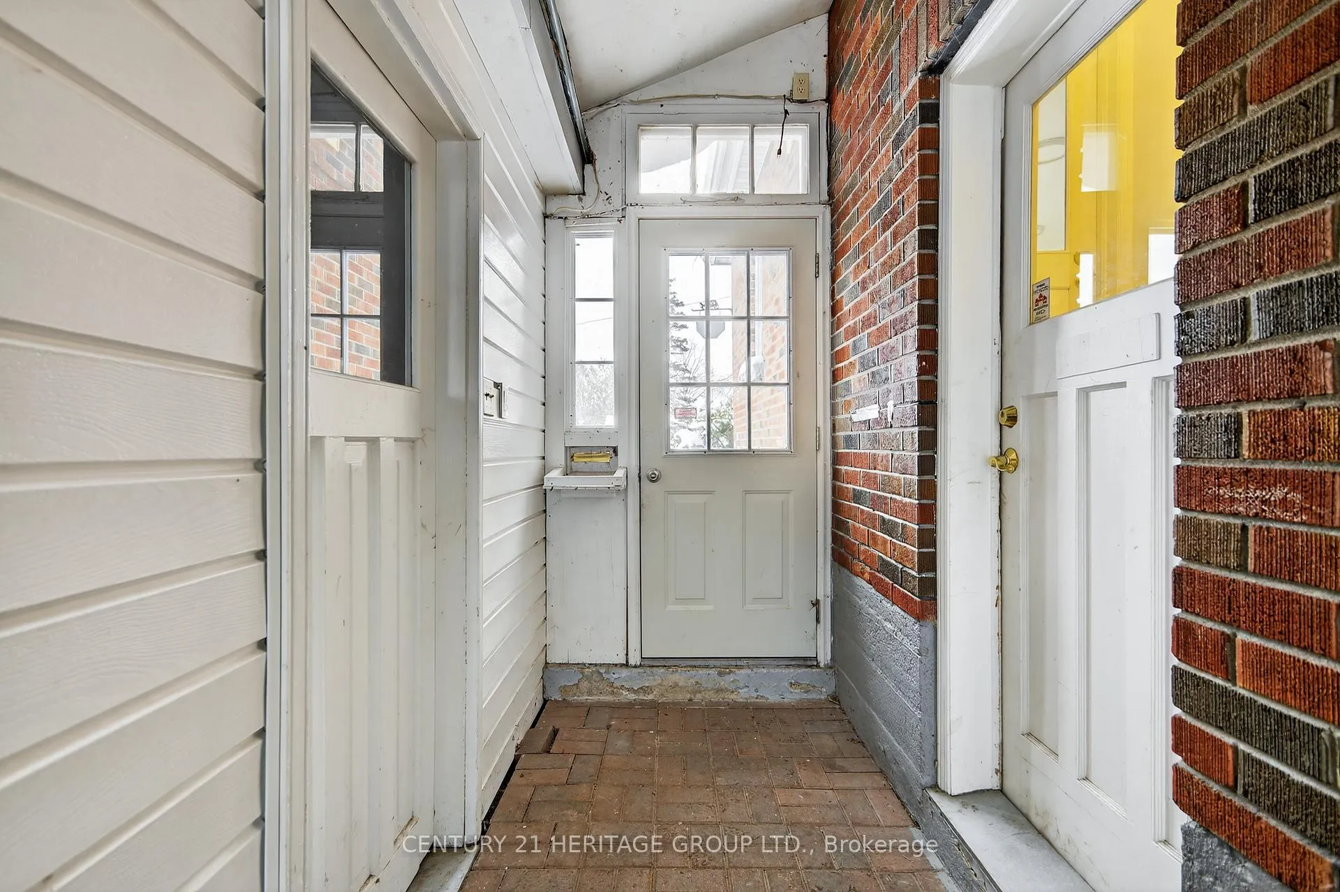 Photo 20 of 35 Argyle Avenue, Orillia — HOMEH