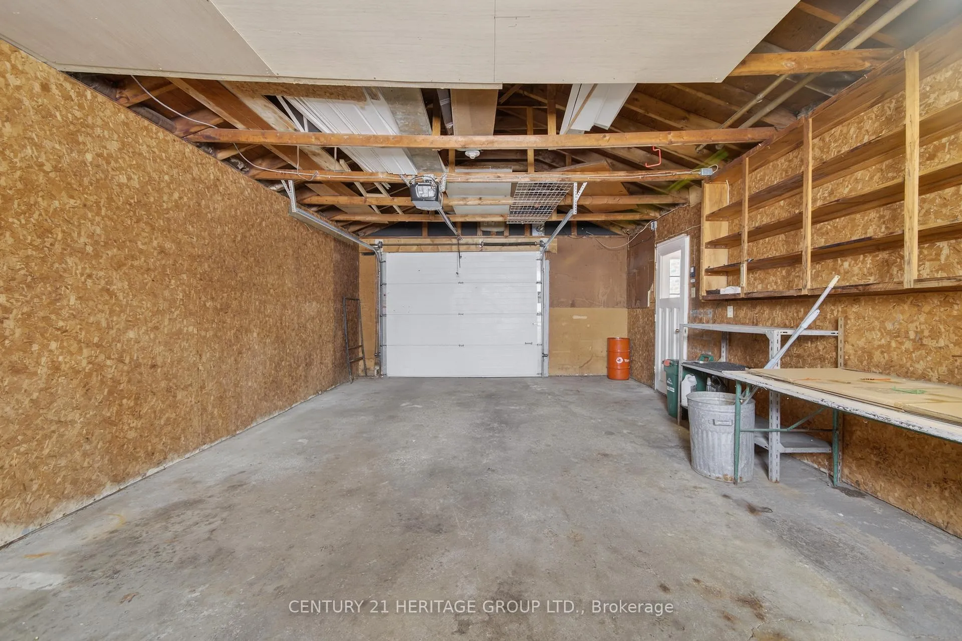 Photo 22 of 35 Argyle Avenue, Orillia — HOMEH