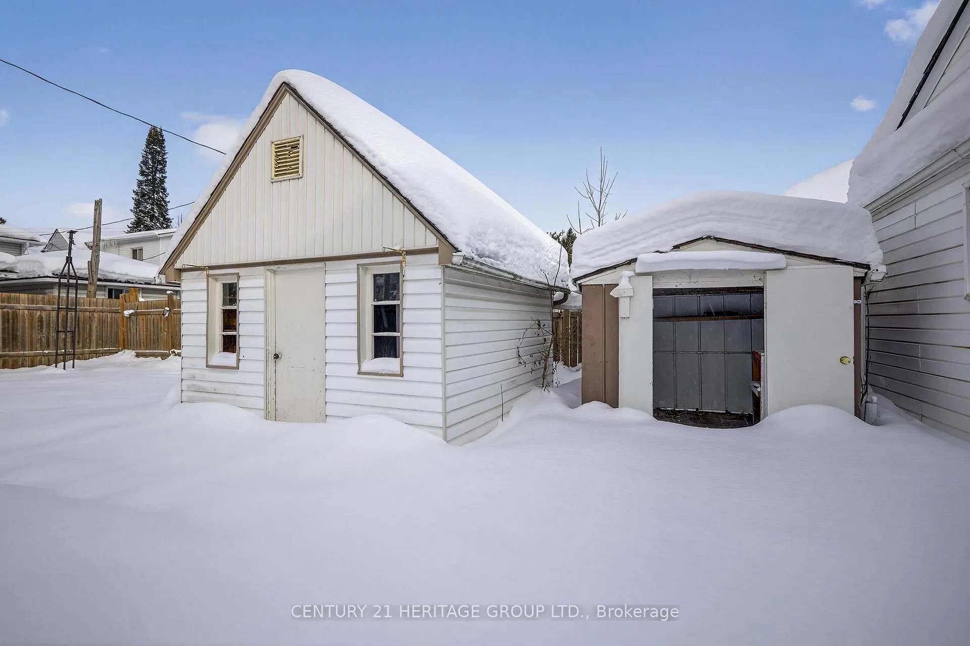 Photo 33 of 35 Argyle Avenue, Orillia — HOMEH