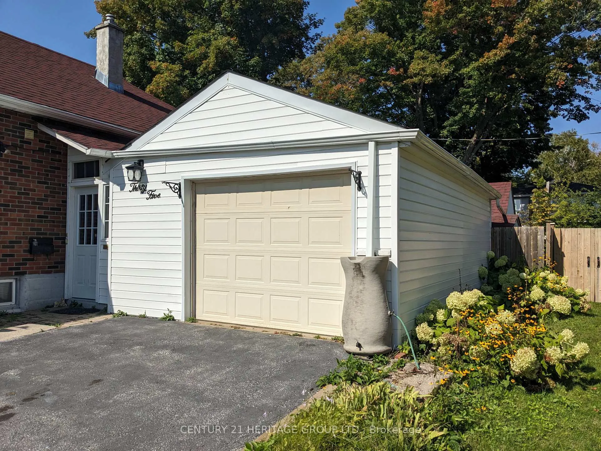 Photo 37 of 35 Argyle Avenue, Orillia — HOMEH
