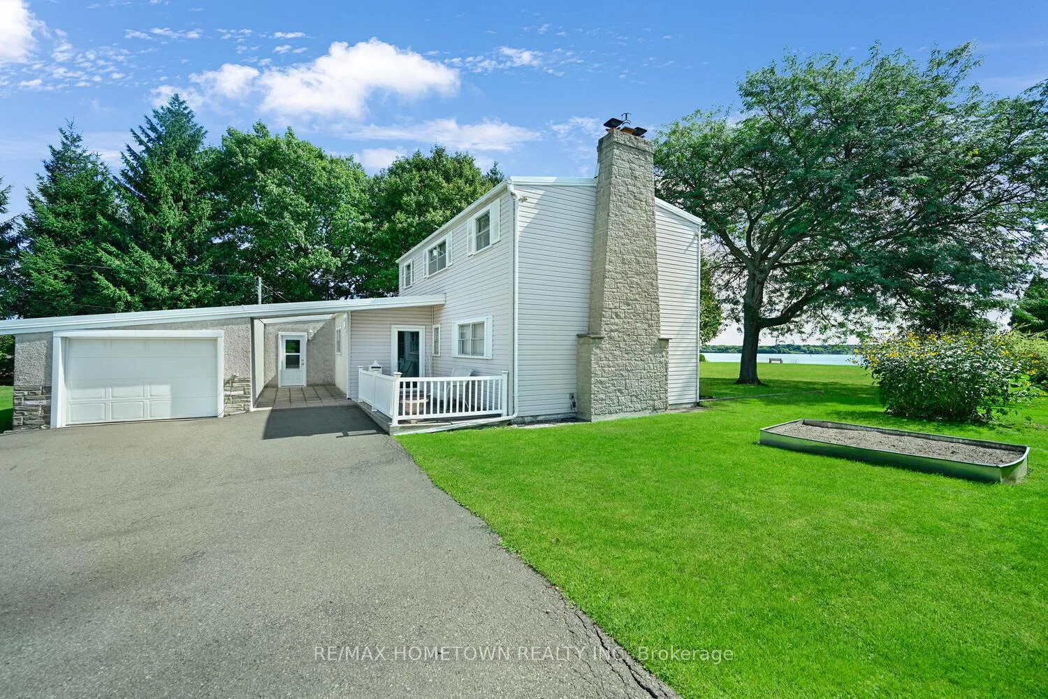 Photo 4 of 401 County Road 2, Edwardsburgh/Cardinal, Town of Cardinal — HOMEH