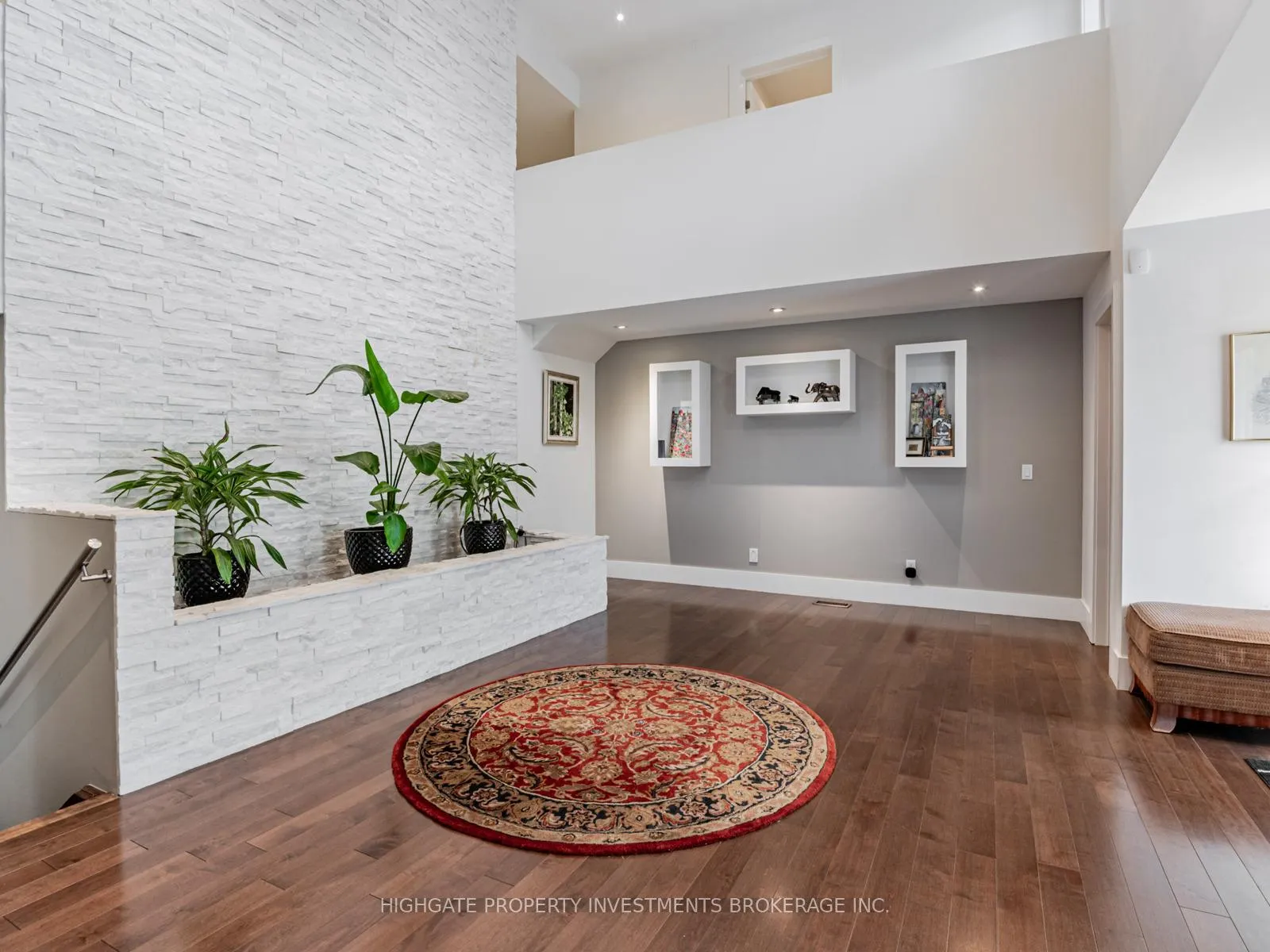 Photo 5 of 106 Brooke Street, Vaughan, Crestwood-Springfarm-Yorkhill — HOMEH