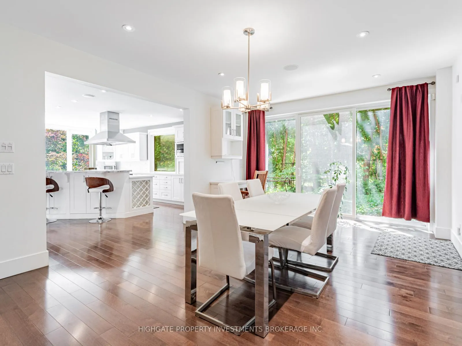 Photo 8 of 106 Brooke Street, Vaughan, Crestwood-Springfarm-Yorkhill — HOMEH