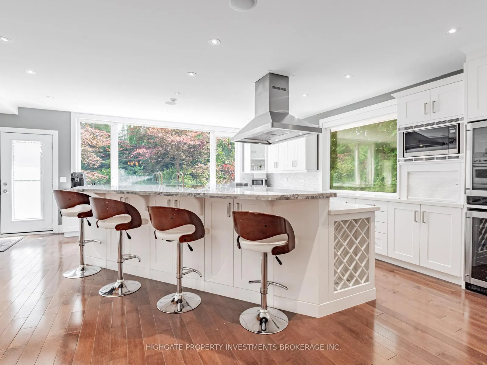 Photo 10 of 106 Brooke Street, Vaughan, Crestwood-Springfarm-Yorkhill — HOMEH