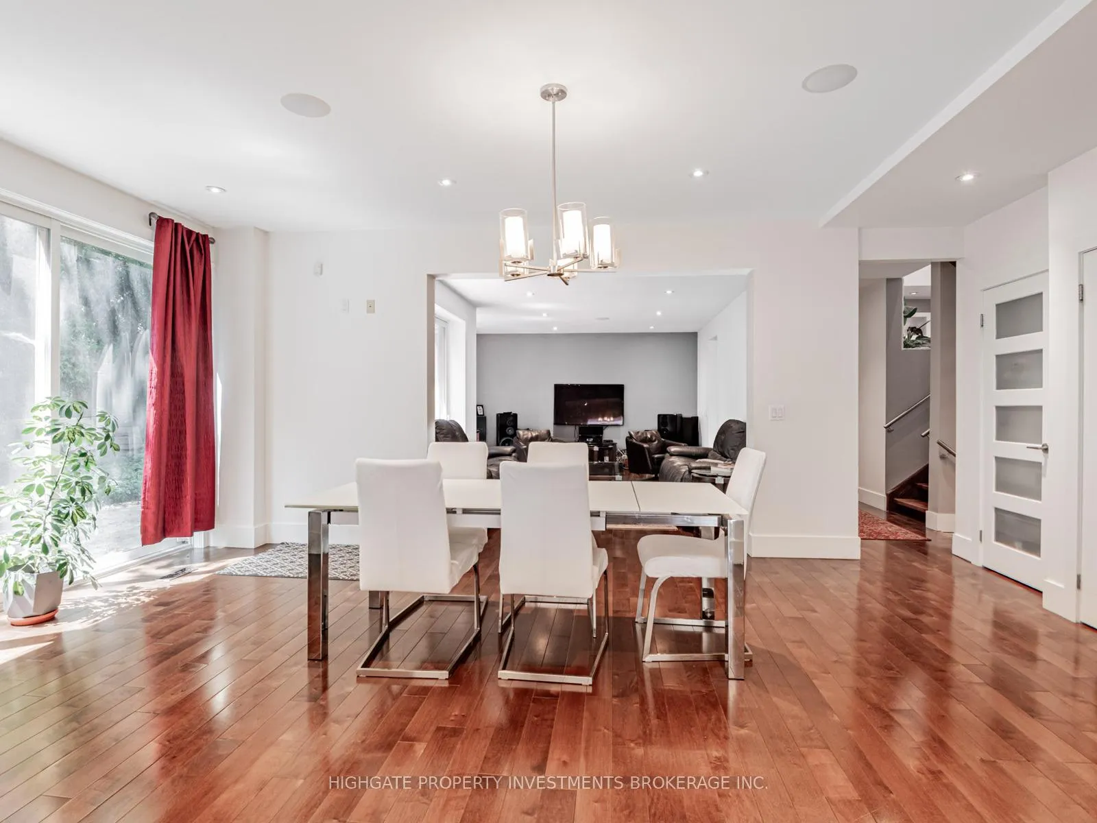 Photo 15 of 106 Brooke Street, Vaughan, Crestwood-Springfarm-Yorkhill — HOMEH