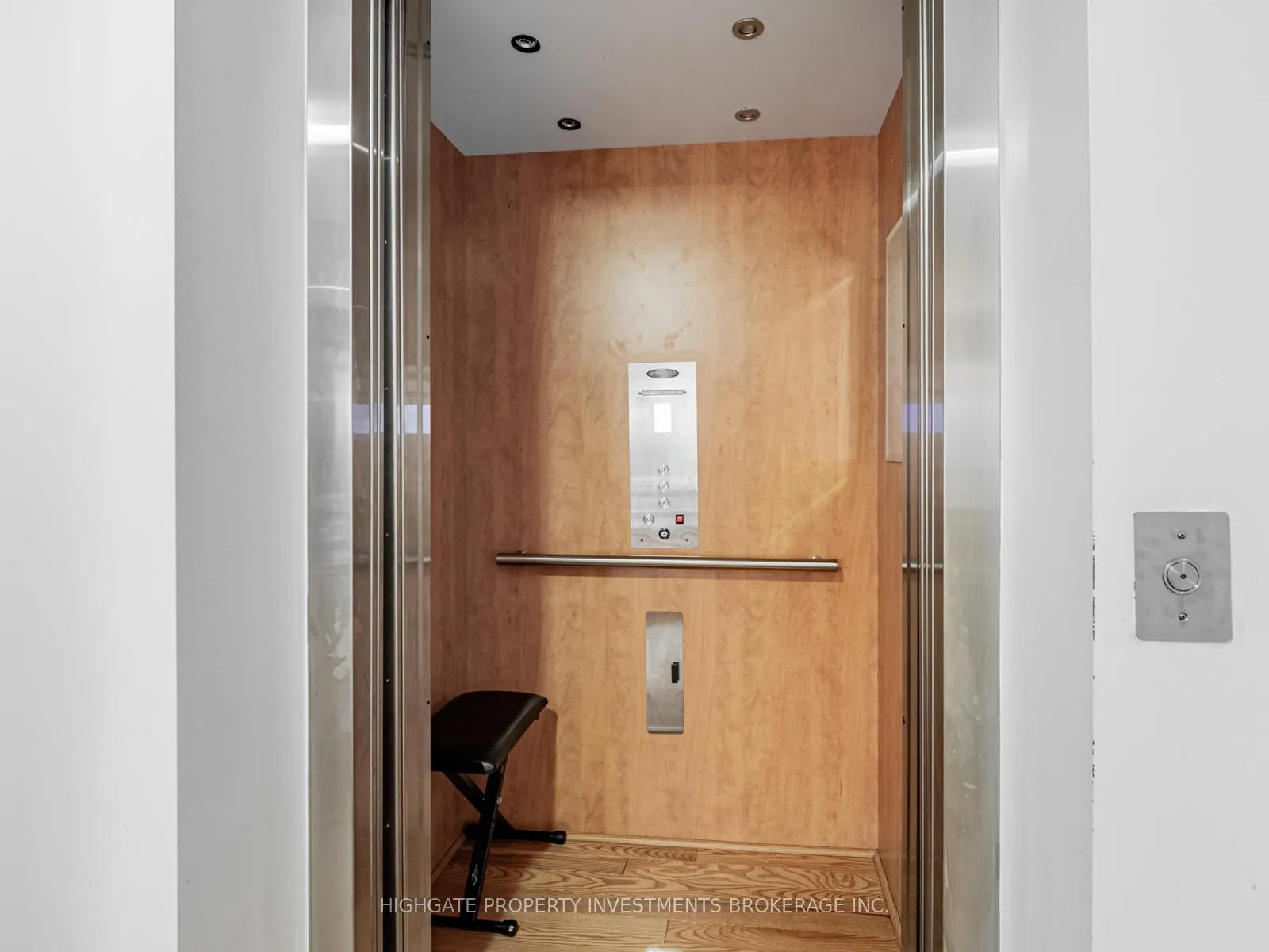 Photo 18 of 106 Brooke Street, Vaughan, Crestwood-Springfarm-Yorkhill — HOMEH