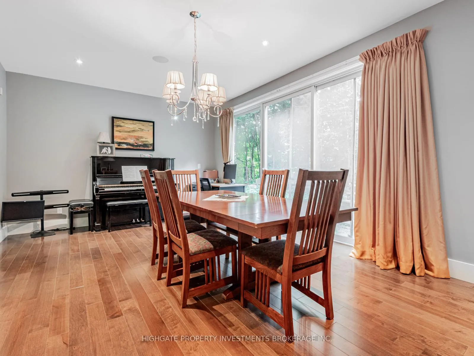 Photo 20 of 106 Brooke Street, Vaughan, Crestwood-Springfarm-Yorkhill — HOMEH