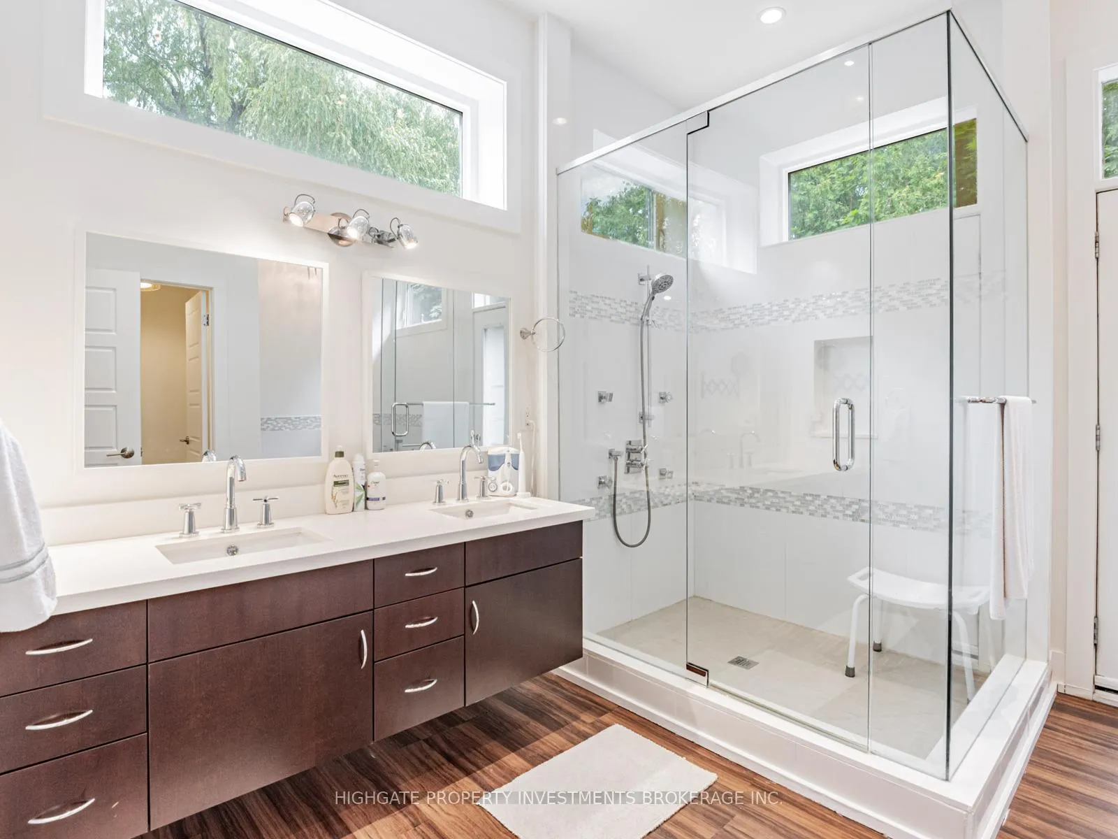 Photo 32 of 106 Brooke Street, Vaughan, Crestwood-Springfarm-Yorkhill — HOMEH