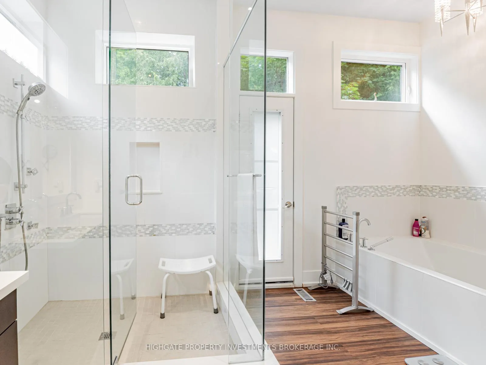 Photo 33 of 106 Brooke Street, Vaughan, Crestwood-Springfarm-Yorkhill — HOMEH