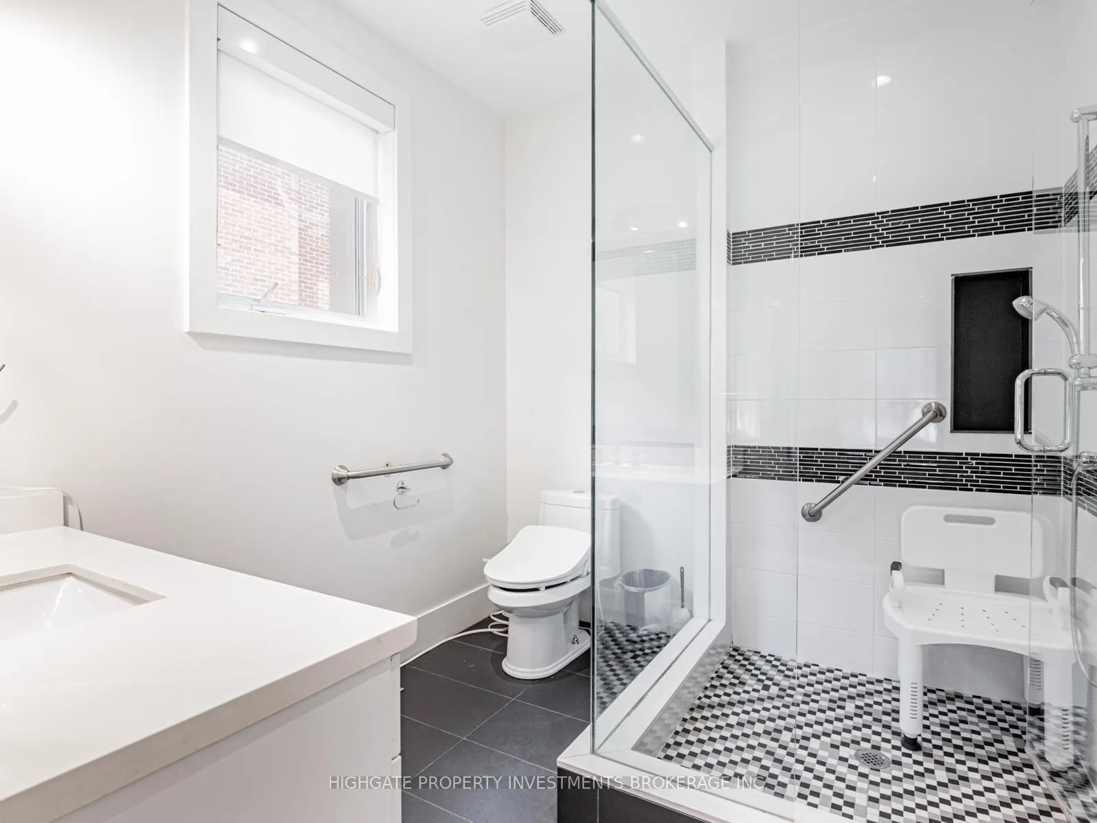Photo 42 of 106 Brooke Street, Vaughan, Crestwood-Springfarm-Yorkhill — HOMEH
