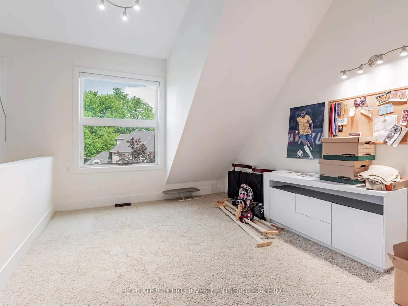 Photo 45 of 106 Brooke Street, Vaughan, Crestwood-Springfarm-Yorkhill — HOMEH
