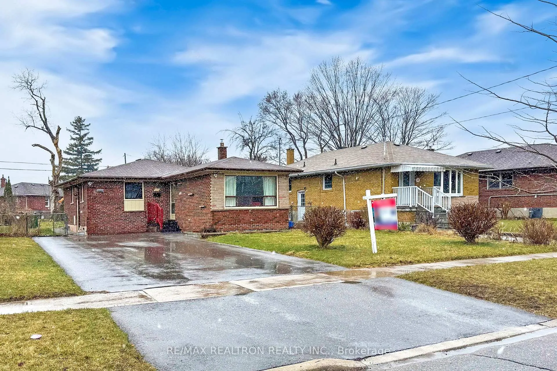 Front of 43 Graylee Avenue