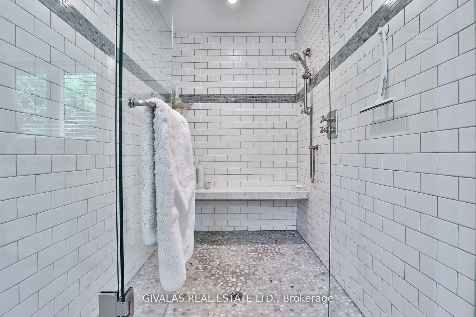 Photo 24 of 25 Sala Drive, Richmond Hill, South Richvale — HOMEH