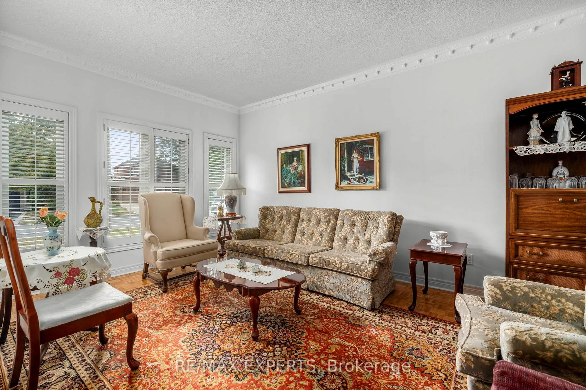 Photo 6 of 35 Falkirk Crescent, Vaughan, Maple — HOMEH