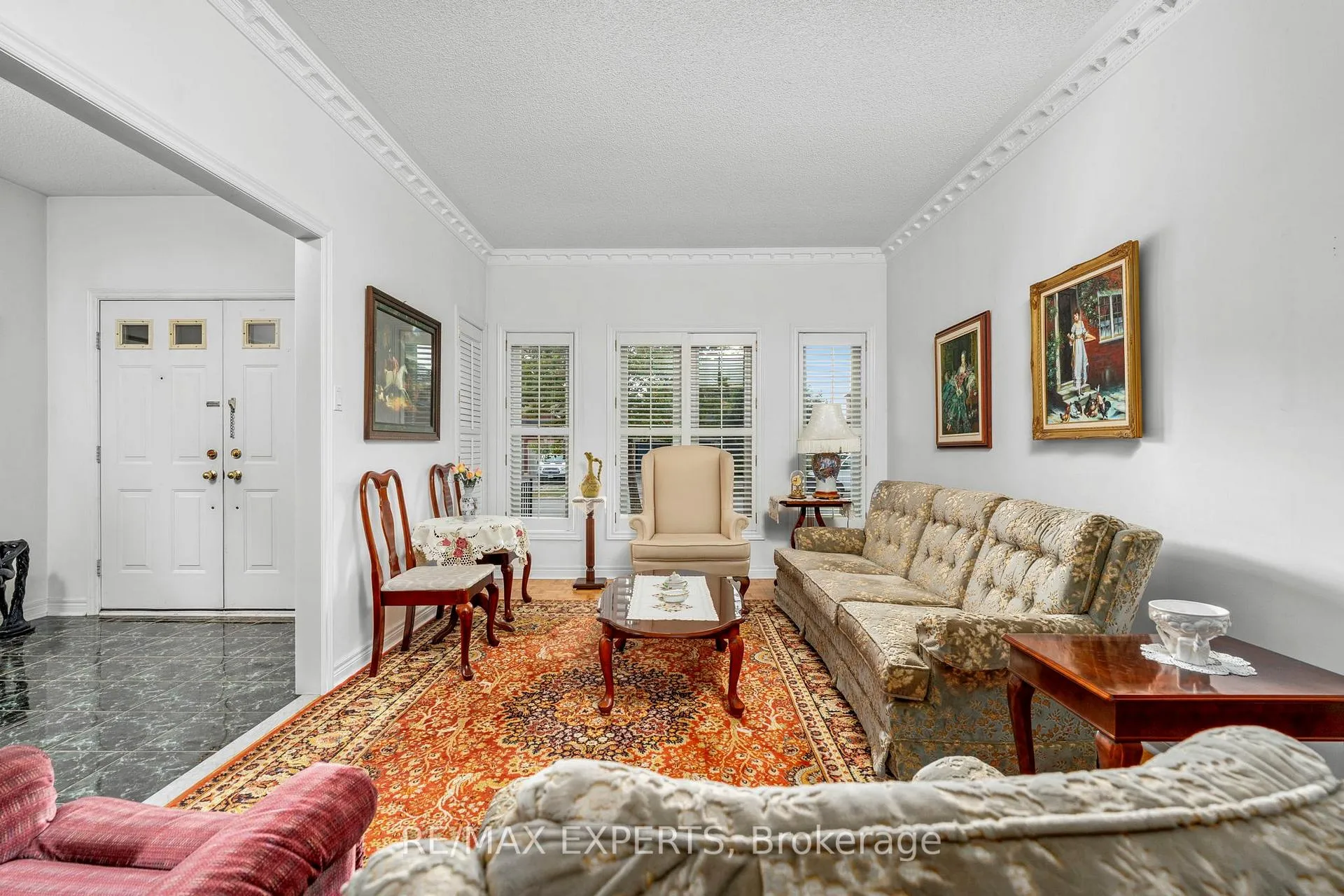 Photo 8 of 35 Falkirk Crescent, Vaughan, Maple — HOMEH