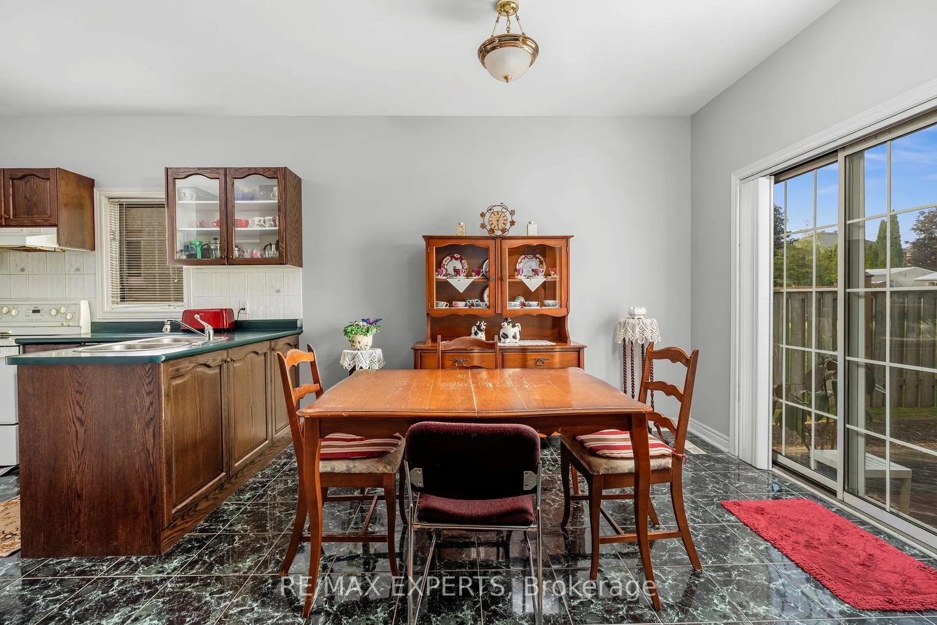 Photo 16 of 35 Falkirk Crescent, Vaughan, Maple — HOMEH
