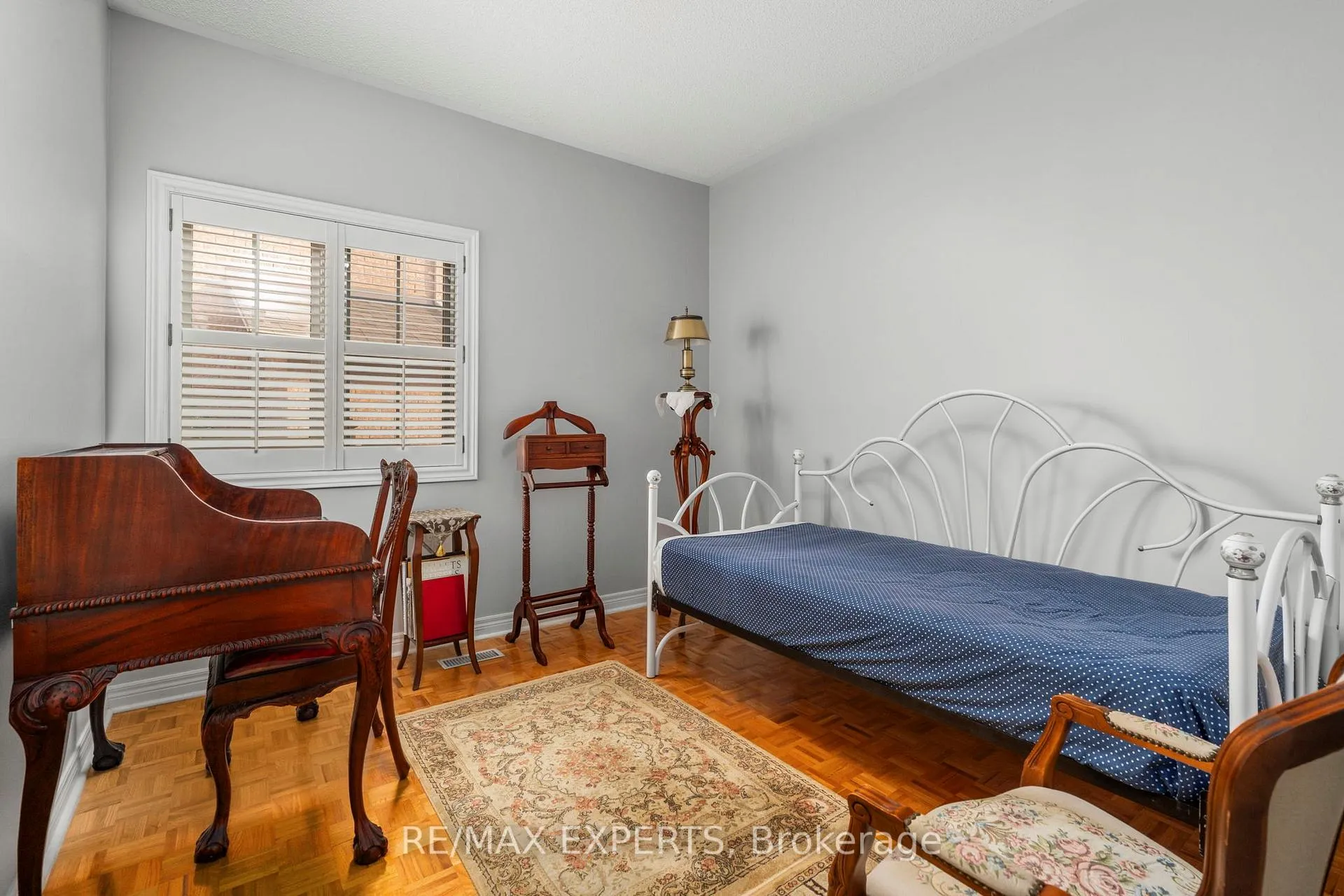 Photo 18 of 35 Falkirk Crescent, Vaughan, Maple — HOMEH