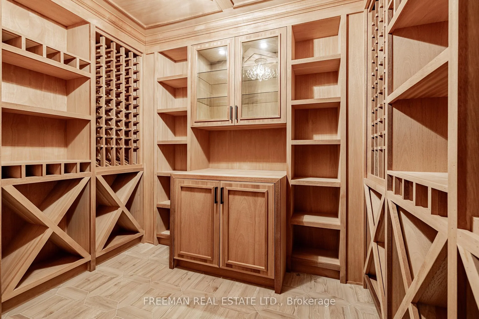 Photo 36 of 49 Dunvegan Road, Toronto, Casa Loma — HOMEH